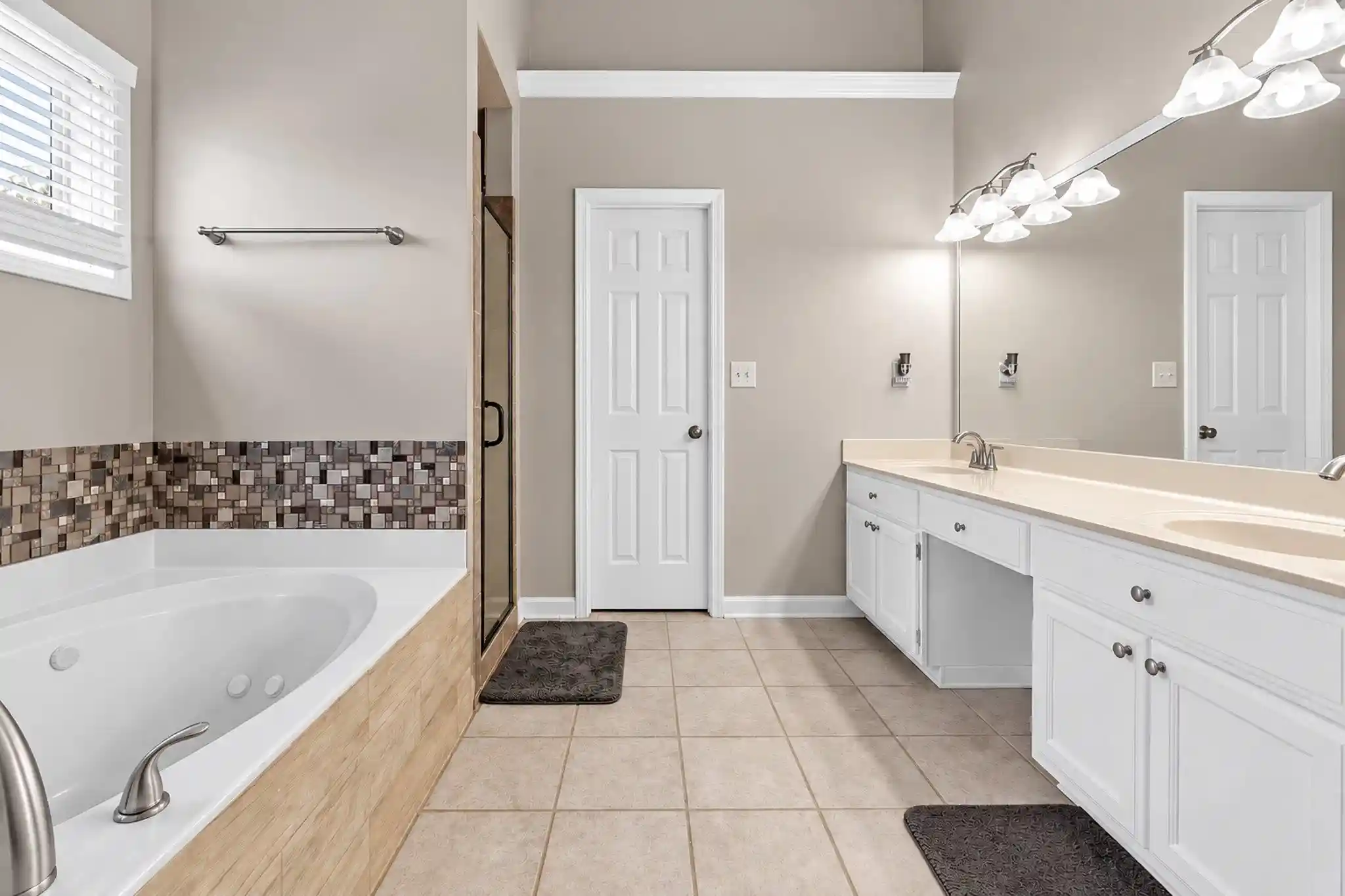 Photo 2 of Single family home for sale at 447 Shelley Renee Ln, Cordova, TN 38018 | MLS# 10231817 | Listing updated on 2026-10-06
