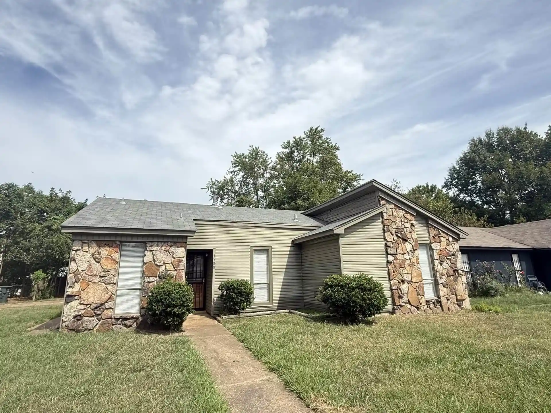 Photo 1 of Single family home for sale at 5588 Maple Tree Dr, Memphis, TN 38115 | MLS# 10231832 | Listing updated on 2026-10-06