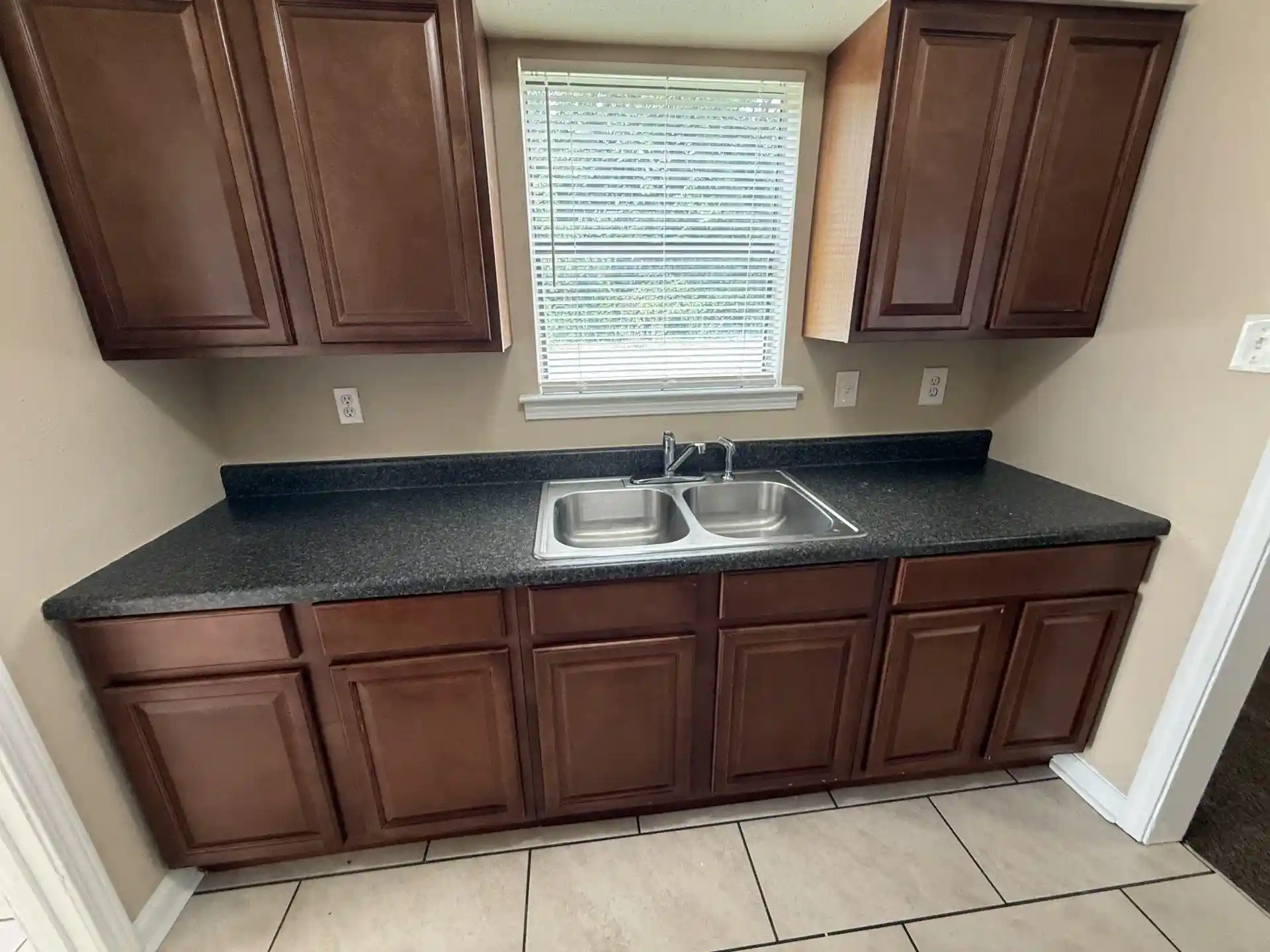 Photo 3 of Single family home for sale at 5588 Maple Tree Dr, Memphis, TN 38115 | MLS# 10231832 | Listing updated on 2026-10-06