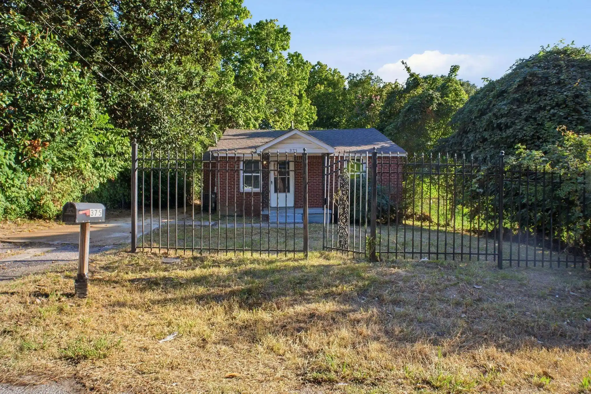 Photo 1 of Single family home for sale at 375 George Rd, Memphis, TN 38109 | MLS# 10231833 | Listing updated on 2026-10-06