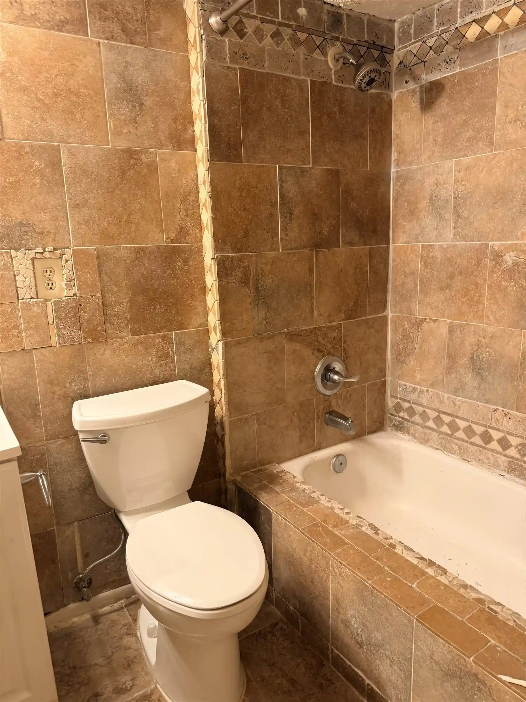 Listing Photo 5 - Condo for sale in building located at 6761 Quail Holw Ct, Memphis, TN 38120 - Unit #3