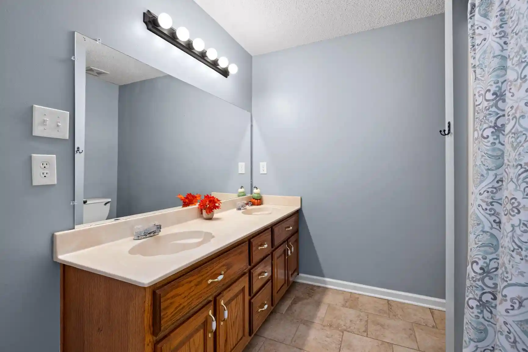 Photo 3 of Sale Pending at 31 Da Wyatt Rae Dr, Munford, TN 38058 | MLS# 10231885 | Listing updated on 2026-10-10