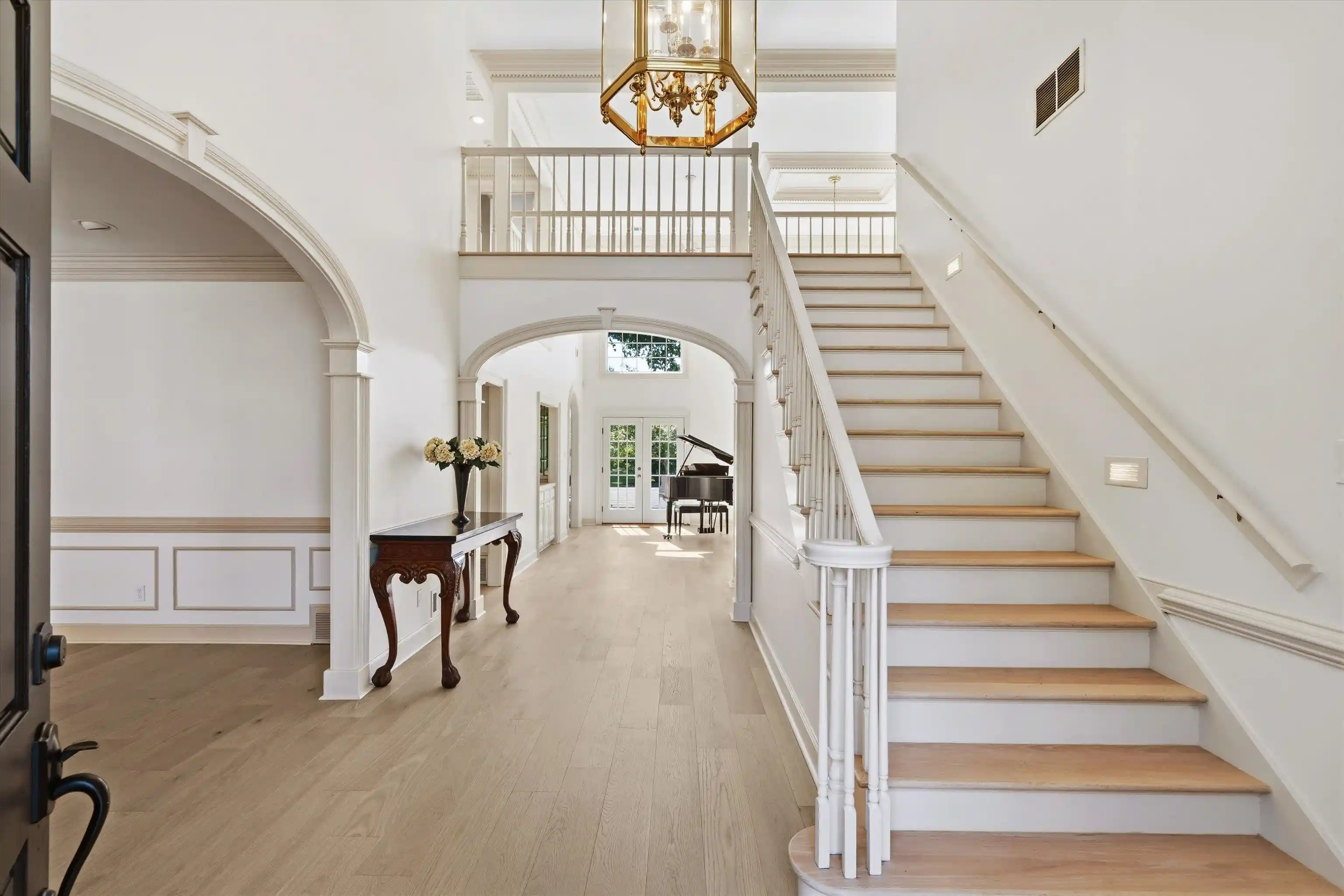 Photo 3 of Mansion for sale at 5349 N Clover Dr, Memphis, TN 38120 | MLS# 10231893 | Listing updated on 2026-10-07