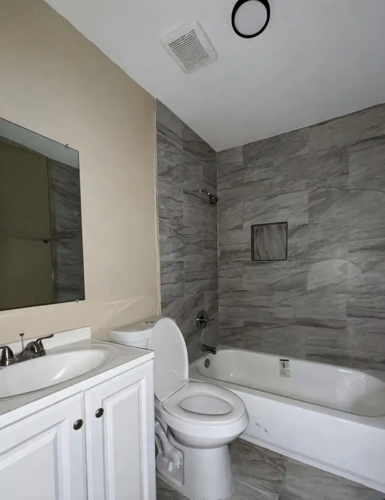 Photo 3 of Single family home for sale at 2372 Hunter Ave, Memphis, TN 38108 | MLS# 10231896 | Listing updated on 2026-10-06