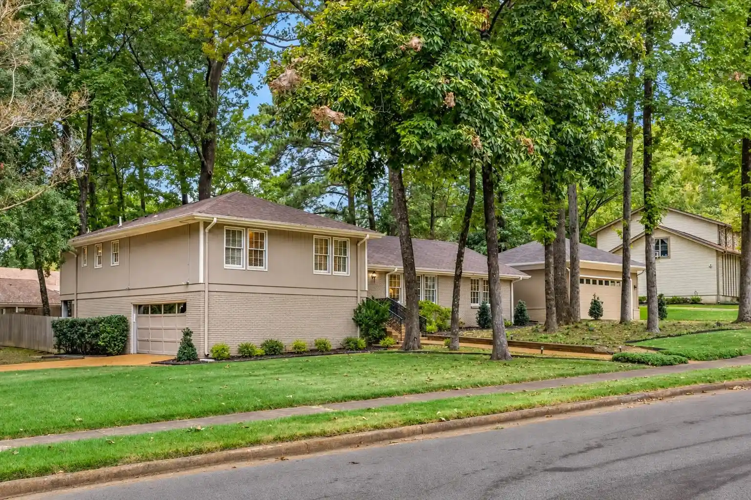 Photo 1 of Single family home for sale at 6823 Robin Perch Cv, Memphis, TN 38119 | MLS# 10231908 | Listing updated on 2026-10-07