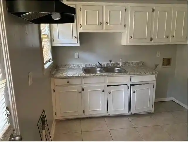 Photo 2 of Single family home for sale at 21 W Dunbar Rd, Memphis, TN 38109 | MLS# 10231935 | Listing updated on 2026-10-27