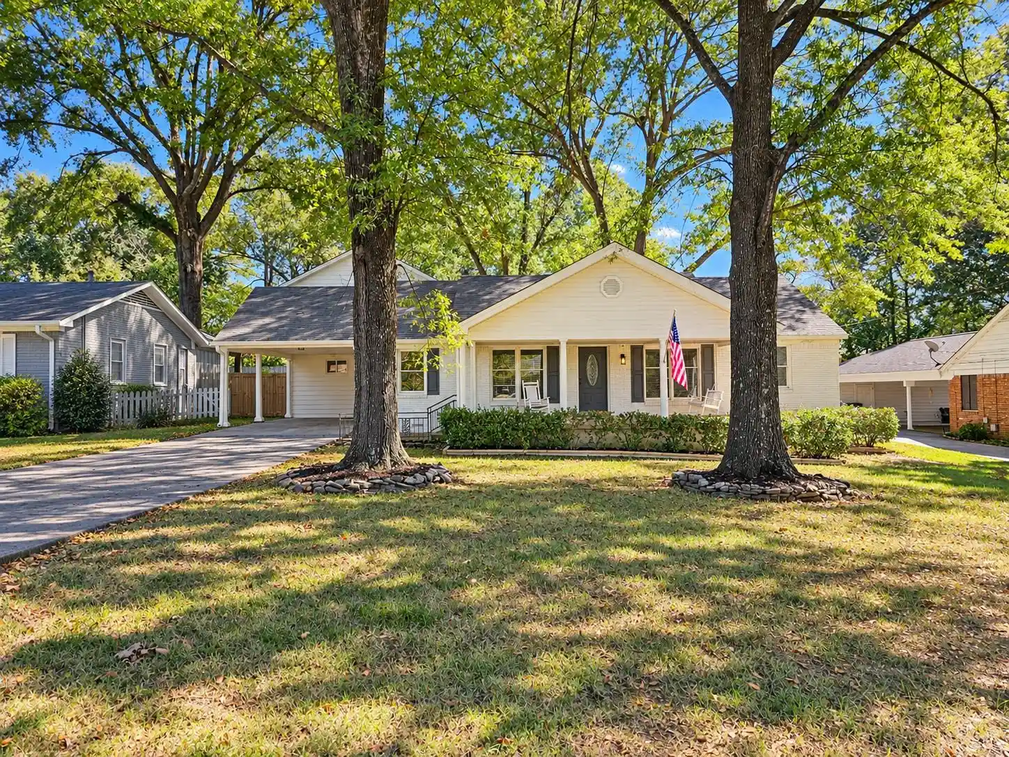 Photo 1 of Single family home for sale at 2560 Moore Rd, Germantown, TN 38138 | MLS# 10231950 | Listing updated on 2026-10-07