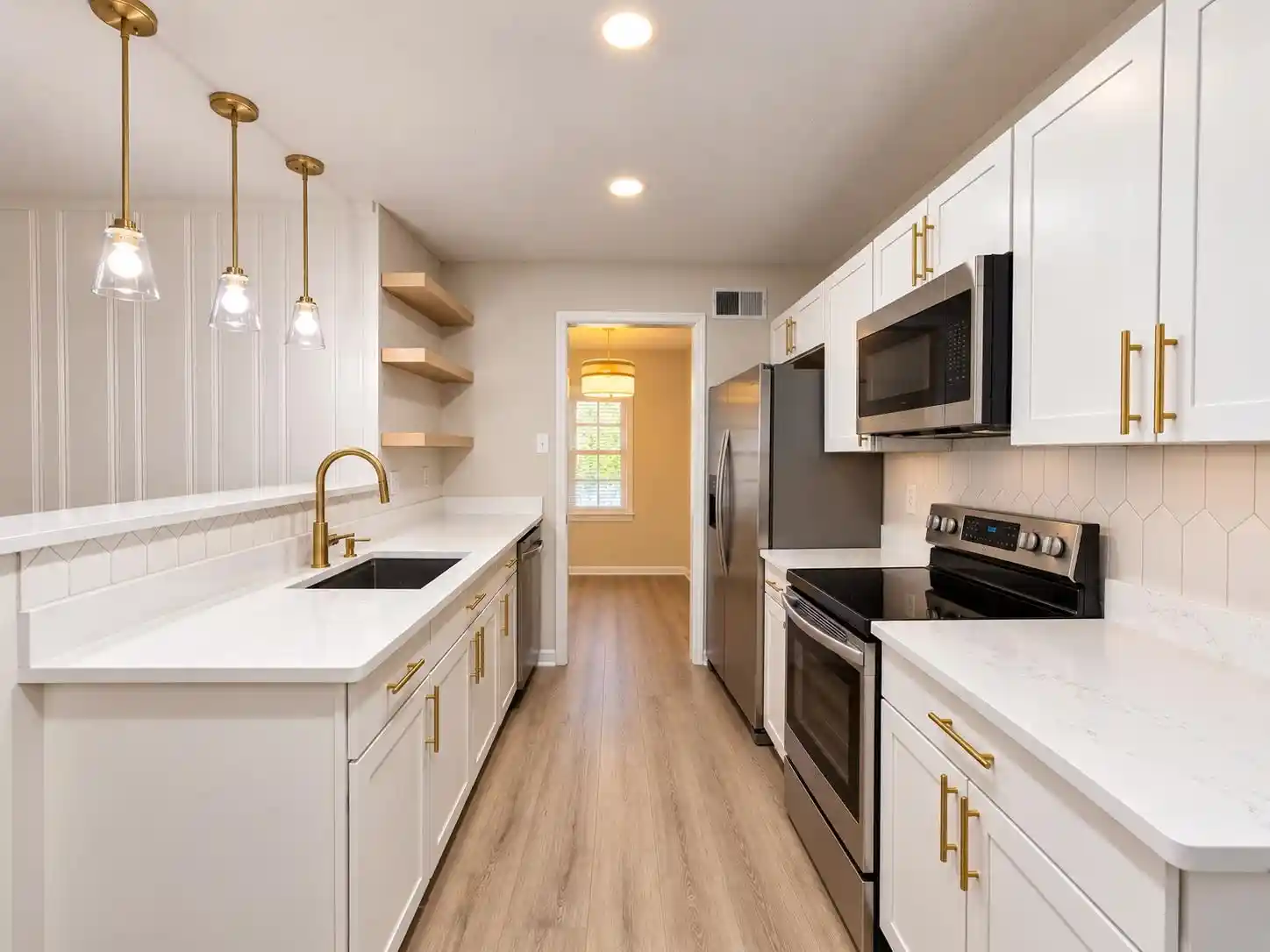 Photo 2 of Single family home for sale at 2560 Moore Rd, Germantown, TN 38138 | MLS# 10231950 | Listing updated on 2026-10-07
