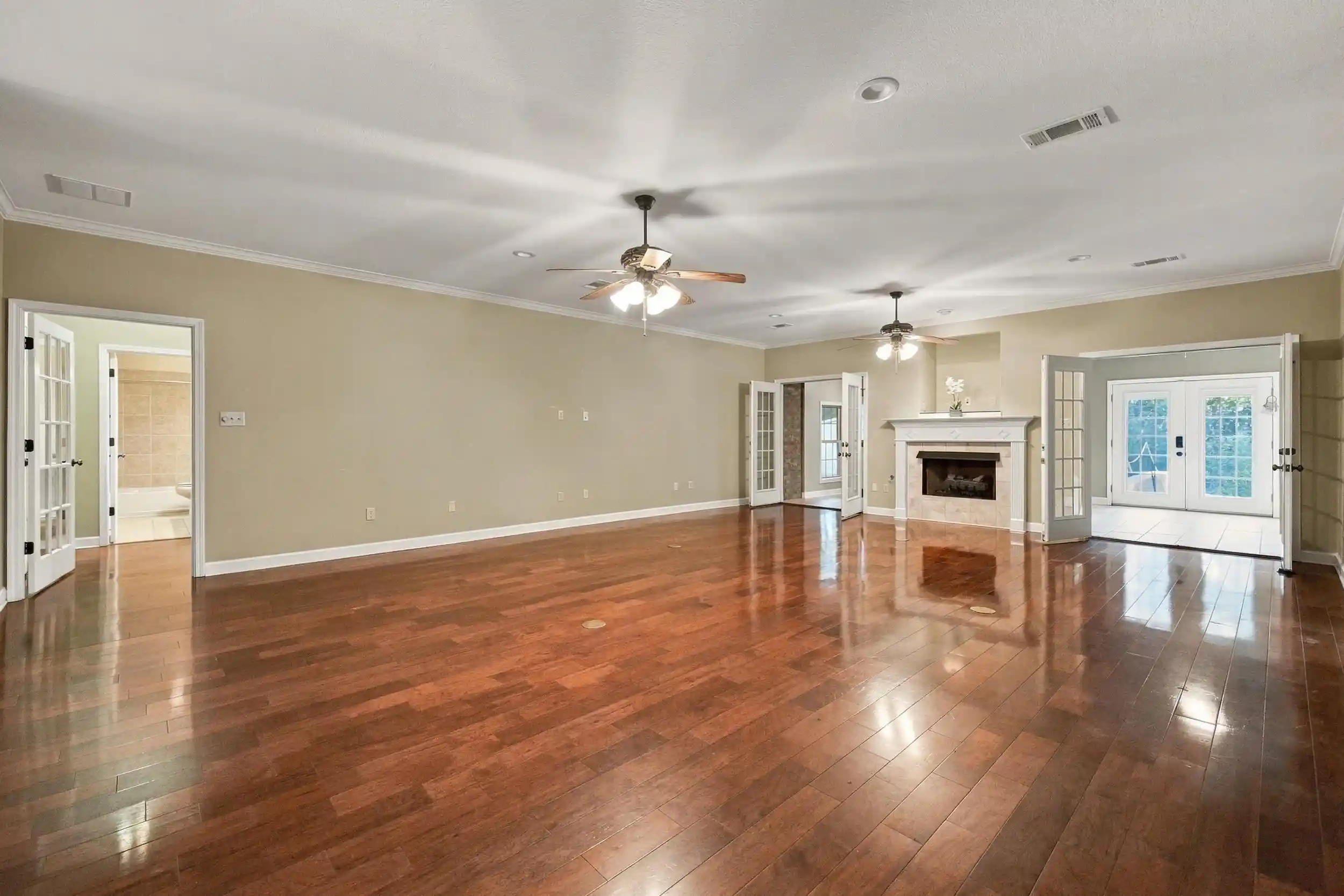 Photo 3 of Single family home for sale at 433 Perry Ln, Millington, TN 38053 | MLS# 10231961 | Listing updated on 2026-10-08
