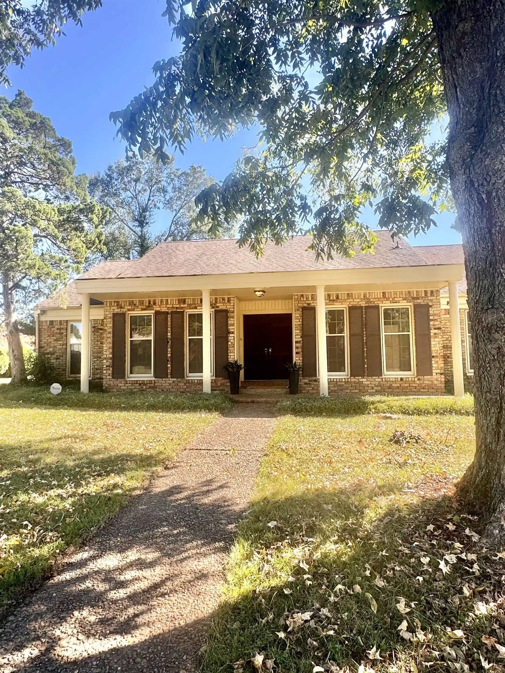 Photo 1 of Single family home for sale at 2318 Lovitt Dr, Memphis, TN 38119 | MLS# 10231967 | Listing updated on 2026-10-08