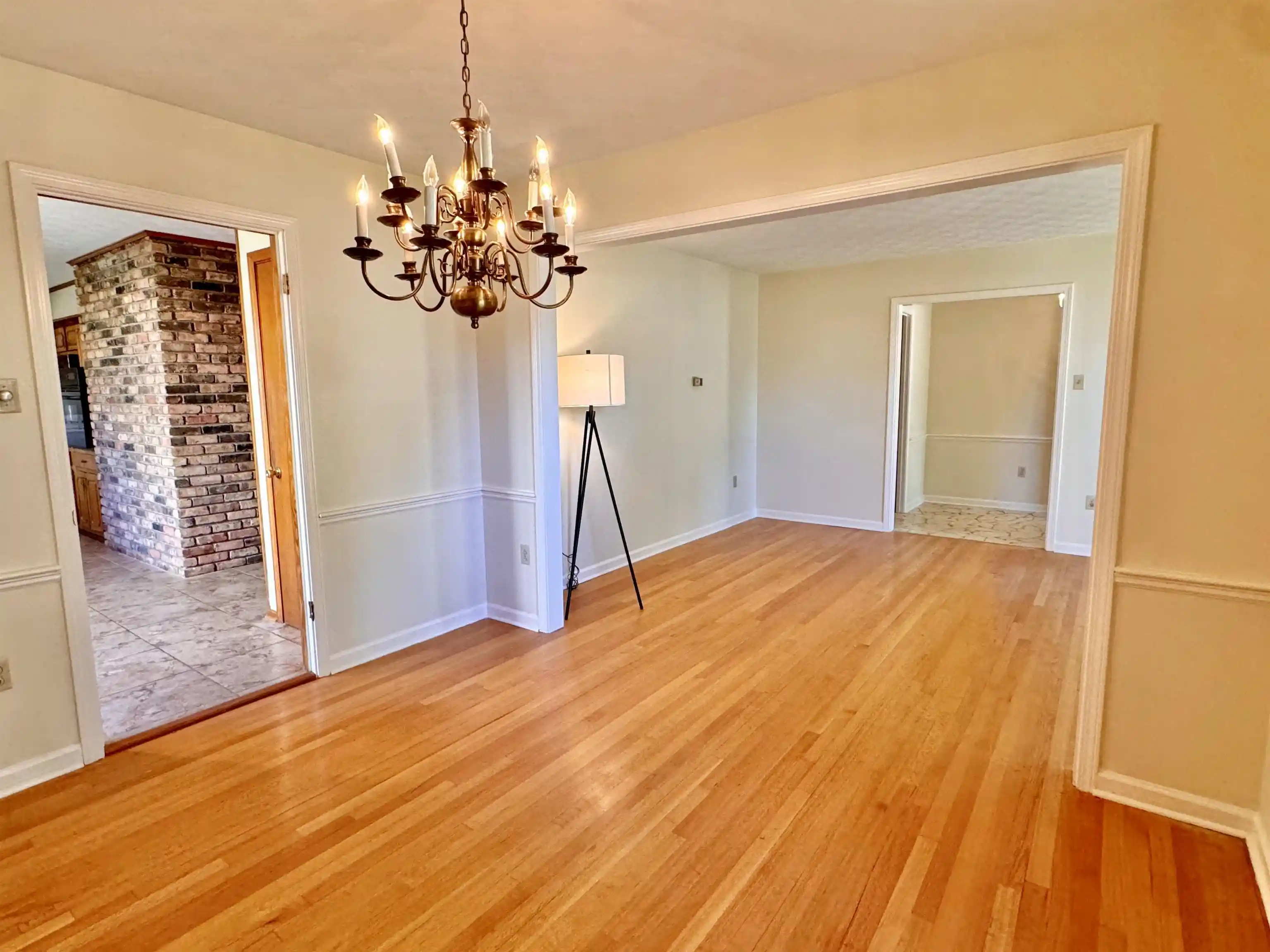 Photo 3 of Single family home for sale at 2318 Lovitt Dr, Memphis, TN 38119 | MLS# 10231967 | Listing updated on 2026-10-08