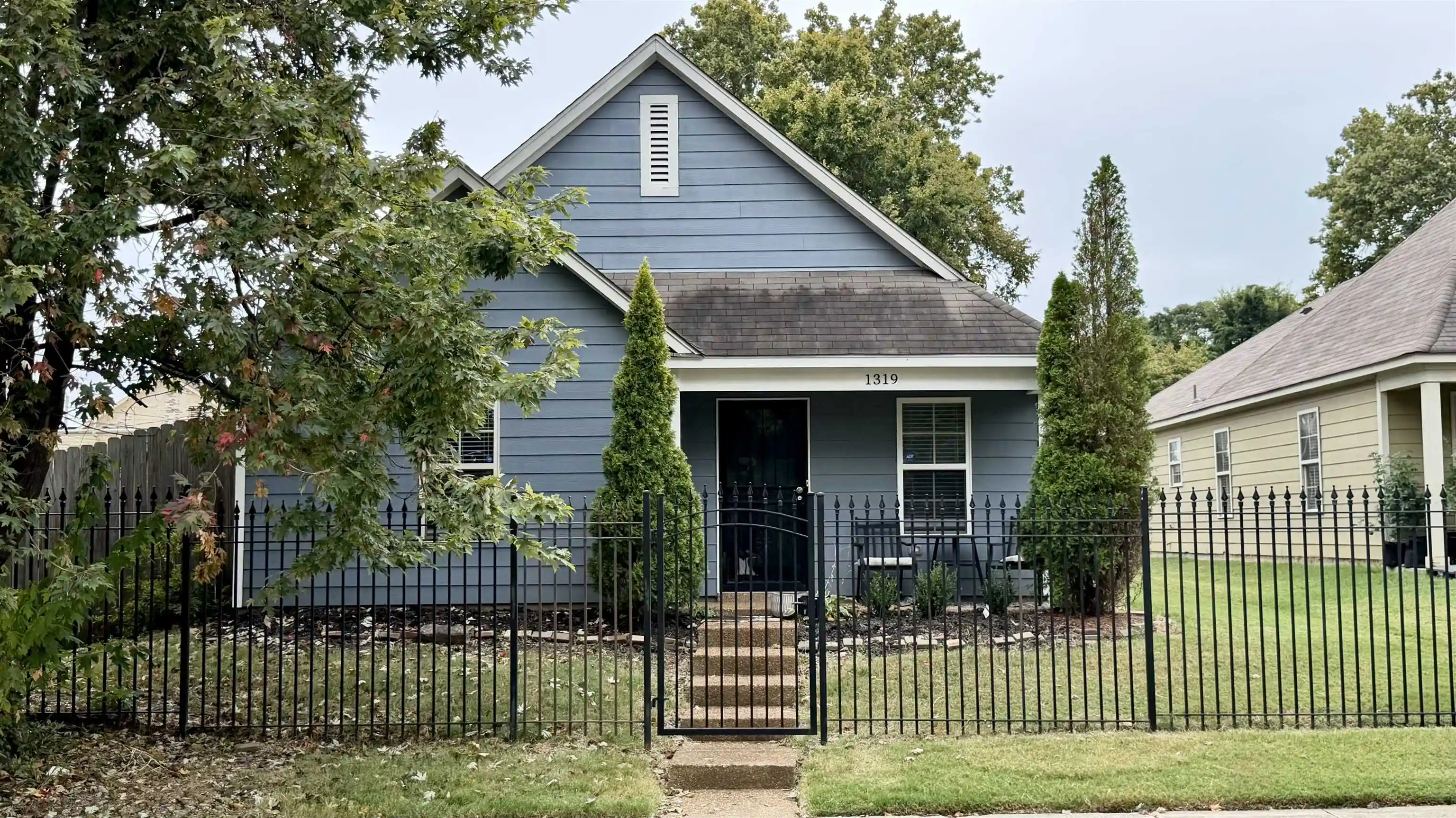 Photo 1 of Single family home for sale at 1319 Larkin Ave, Memphis, TN 38104 | MLS# 10231981 | Listing updated on 2026-10-08