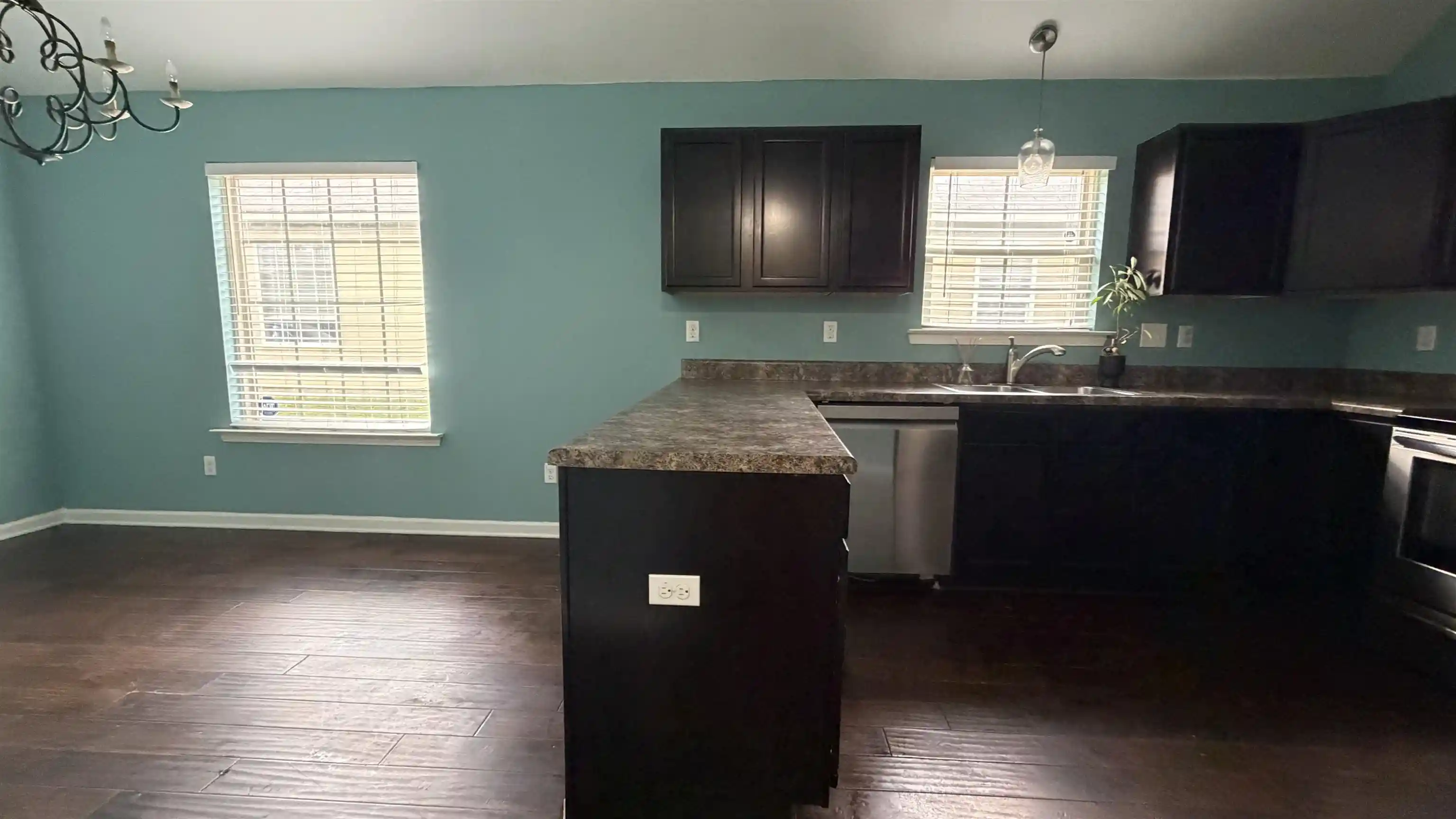 Photo 3 of Single family home for sale at 1319 Larkin Ave, Memphis, TN 38104 | MLS# 10231981 | Listing updated on 2026-10-08