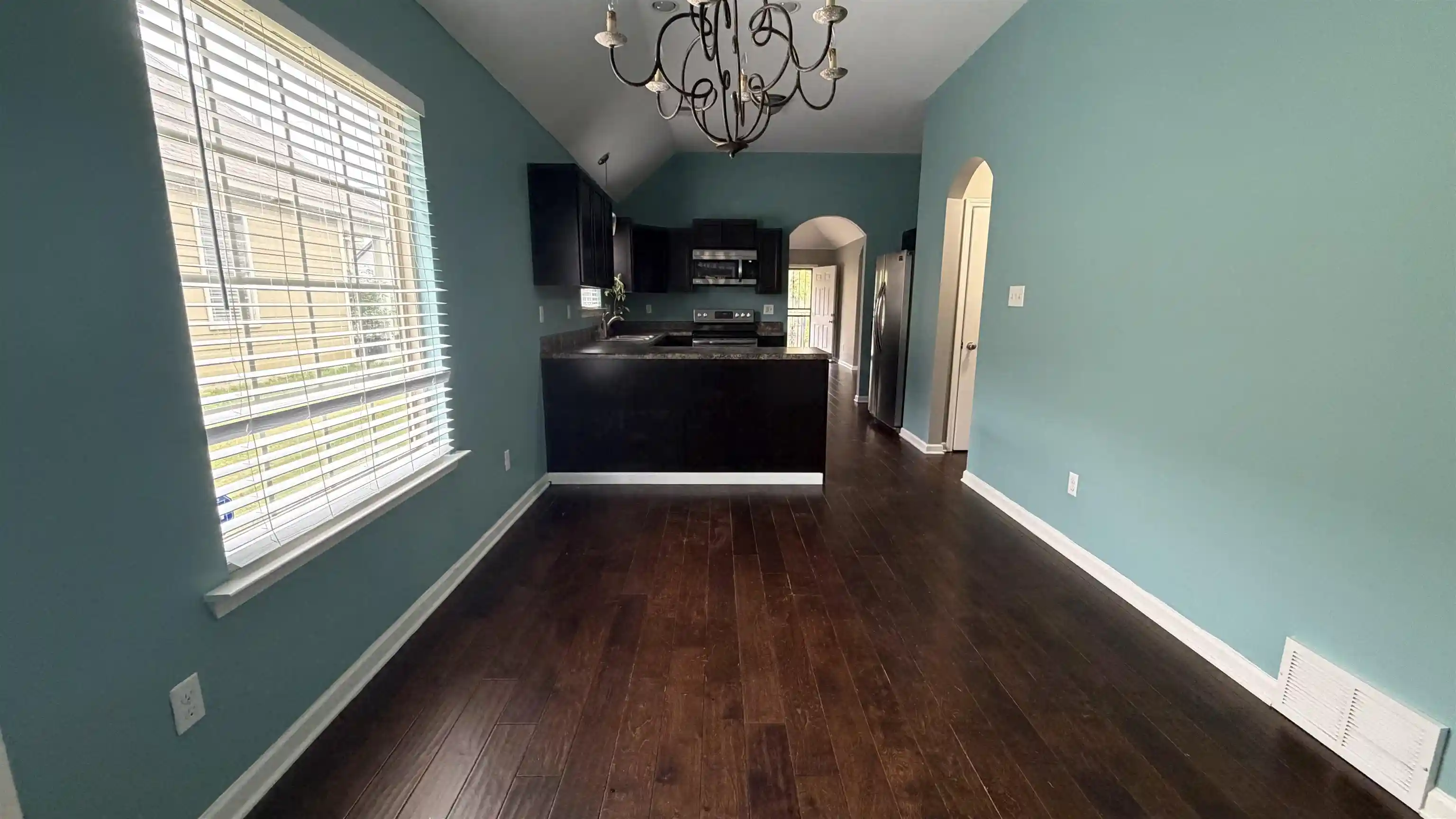 Photo 4 of Single family home for sale at 1319 Larkin Ave, Memphis, TN 38104 | MLS# 10231981 | Listing updated on 2026-10-08