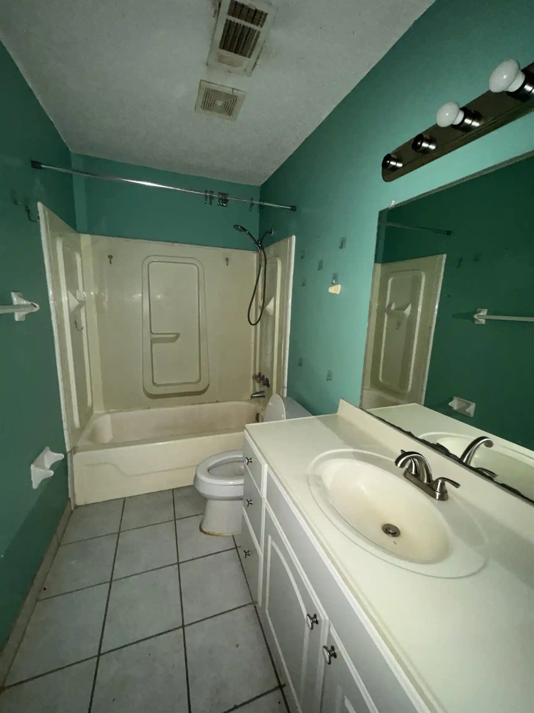 Photo 4 of Single family home for sale at 7072 Pam Dr, Millington, TN 38053 | MLS# 10231985 | Listing updated on 2026-10-08