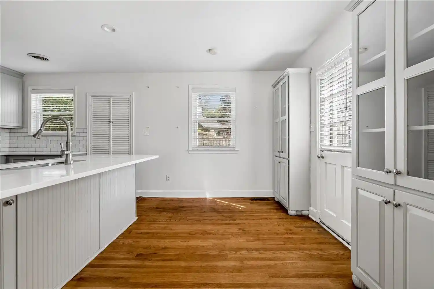 Photo 3 of Single family home for sale at 3816 S Montclair Dr, Memphis, TN 38111 | MLS# 10231986 | Listing updated on 2026-10-08