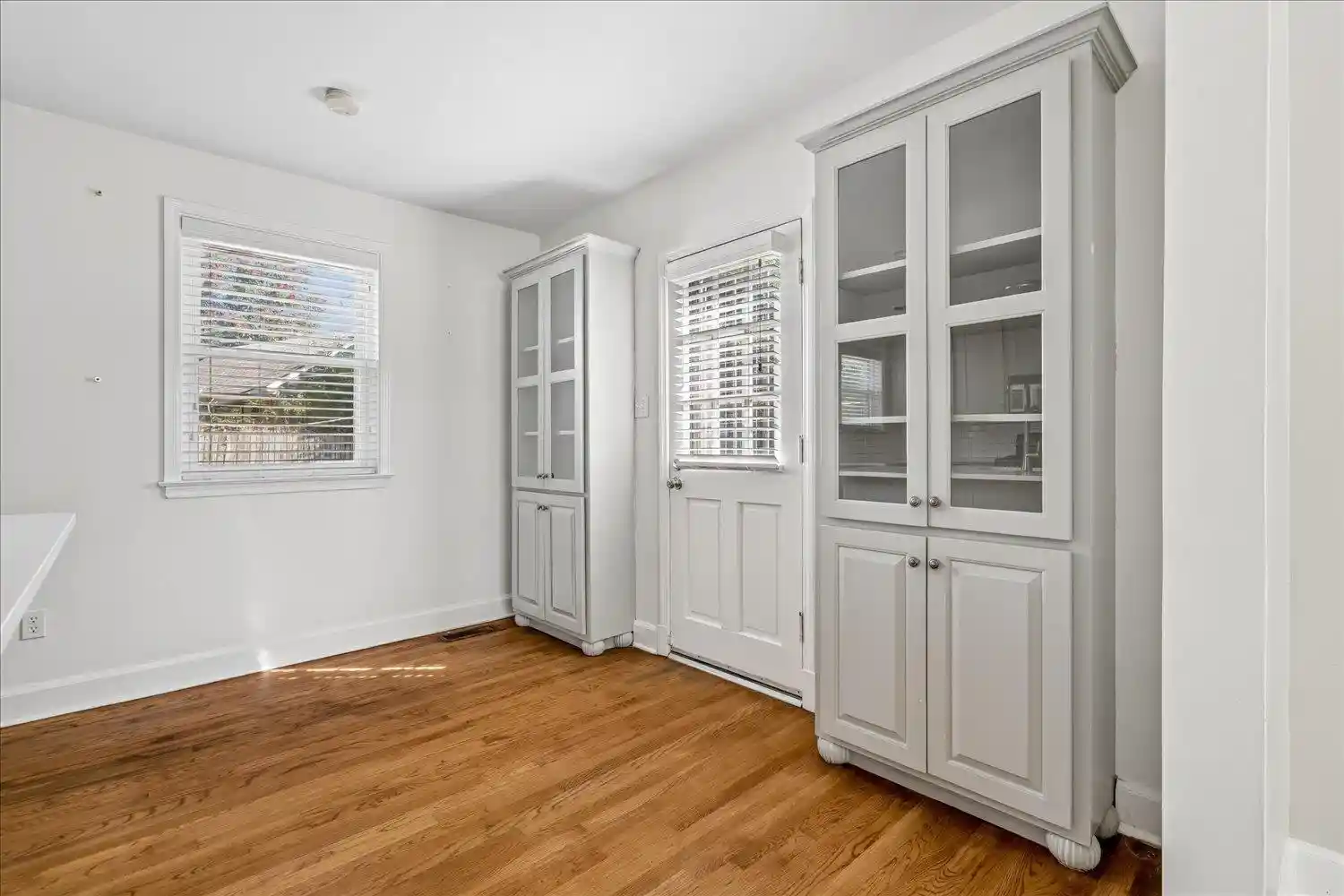 Photo 3 of Single family home for sale at 3816 S Montclair Dr, Memphis, TN 38111 | MLS# 10231986 | Listing updated on 2026-10-08
