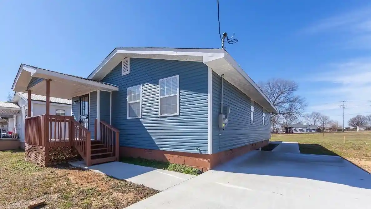 Photo 1 of Single family home for sale at 115 Carson St, Jackson, TN 38301 | MLS# 10231992 | Listing updated on 2026-10-08