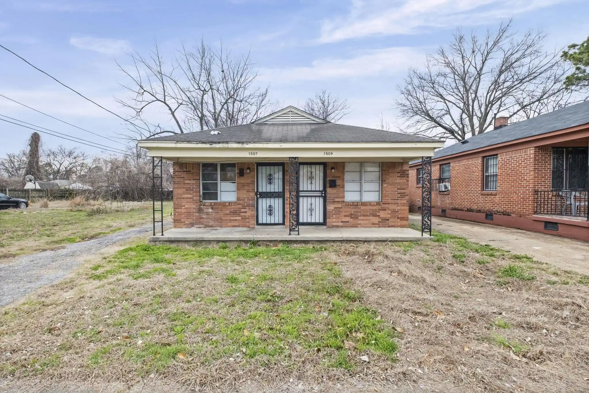 Photo 1 of Multi family home for sale at 1507 Oakwood St, Memphis, TN 38108 | MLS# 10231999 | Listing updated on 2026-10-08