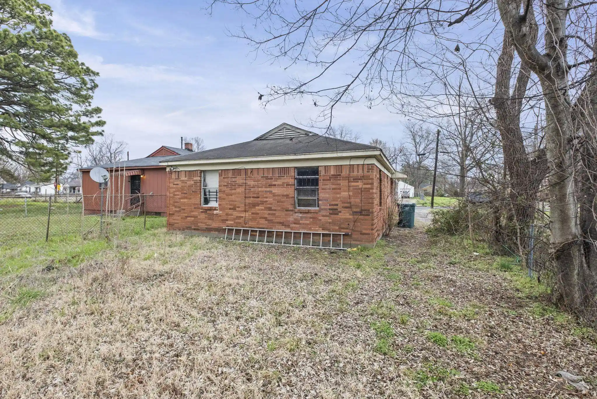 Photo 2 of Multi family home for sale at 1507 Oakwood St, Memphis, TN 38108 | MLS# 10231999 | Listing updated on 2026-10-08