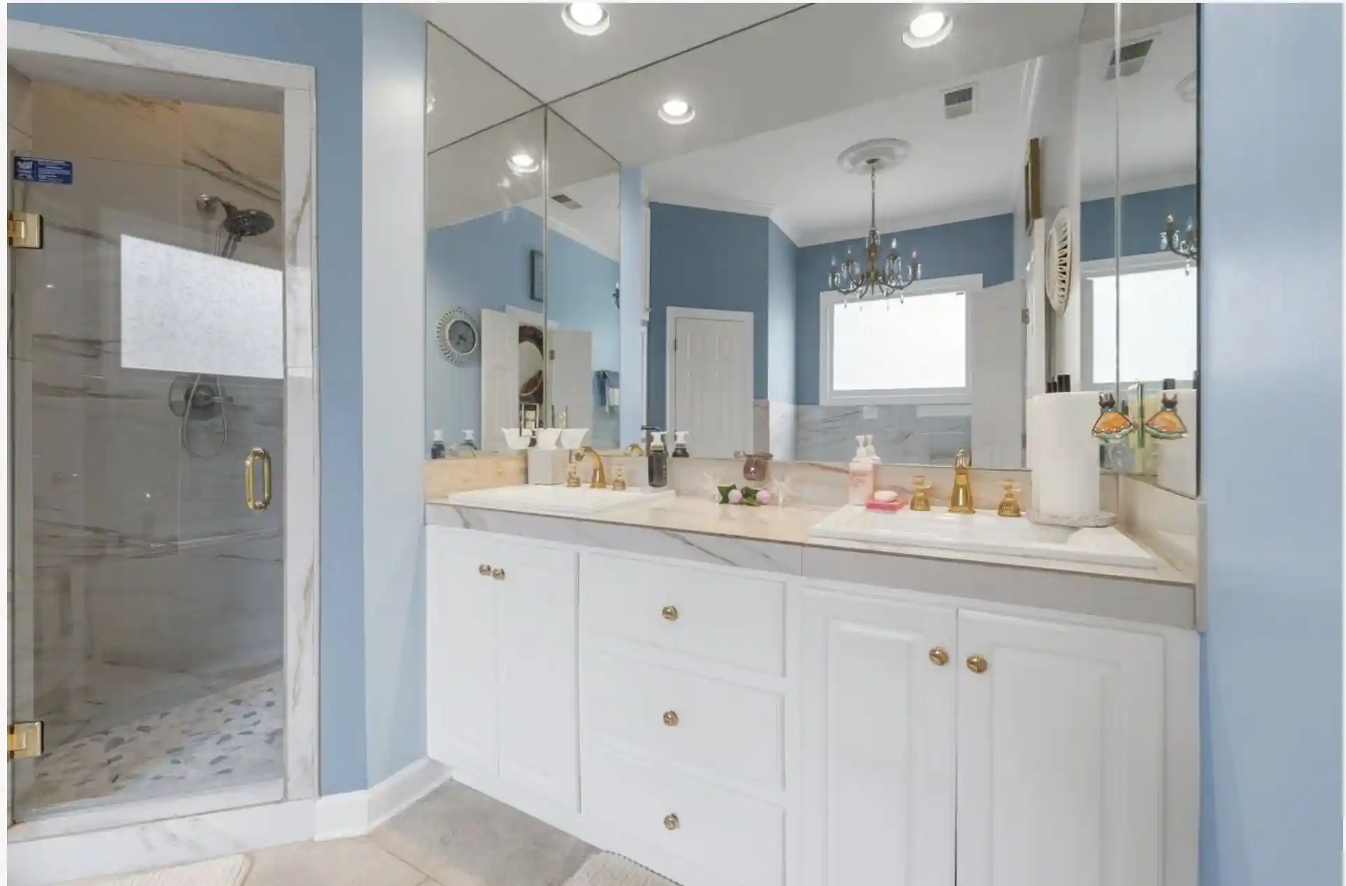 Photo 2 of Single family home for sale at 70 Island Dr, Memphis, TN 38103 | MLS# 10232009 | Listing updated on 2026-10-08