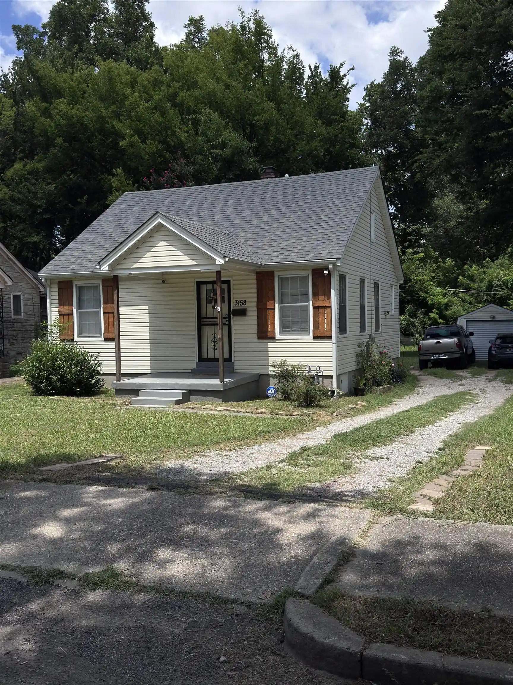 Photo 2 of Single family home for sale at 3158 Douglass Ave, Memphis, TN 38111 | MLS# 10232022 | Listing updated on 2026-10-08