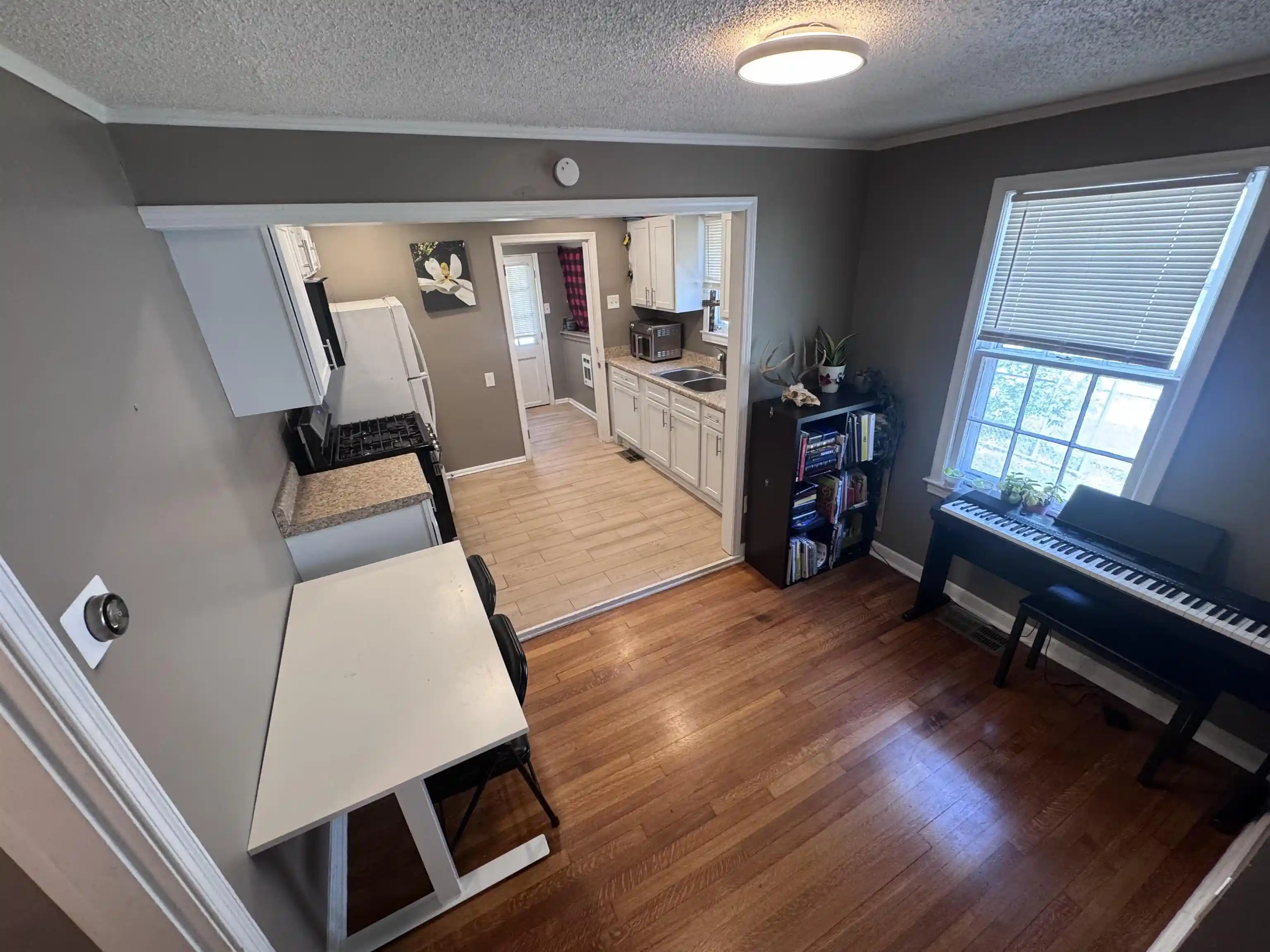 Photo 3 of Single family home for sale at 3158 Douglass Ave, Memphis, TN 38111 | MLS# 10232022 | Listing updated on 2026-10-08