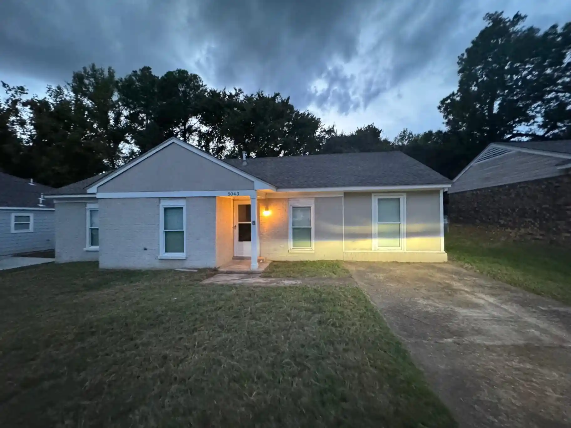 Photo 2 of Single family home for sale at 5043 Belfast Dr, Memphis, TN 38127 | MLS# 10232026 | Listing updated on 2026-10-29
