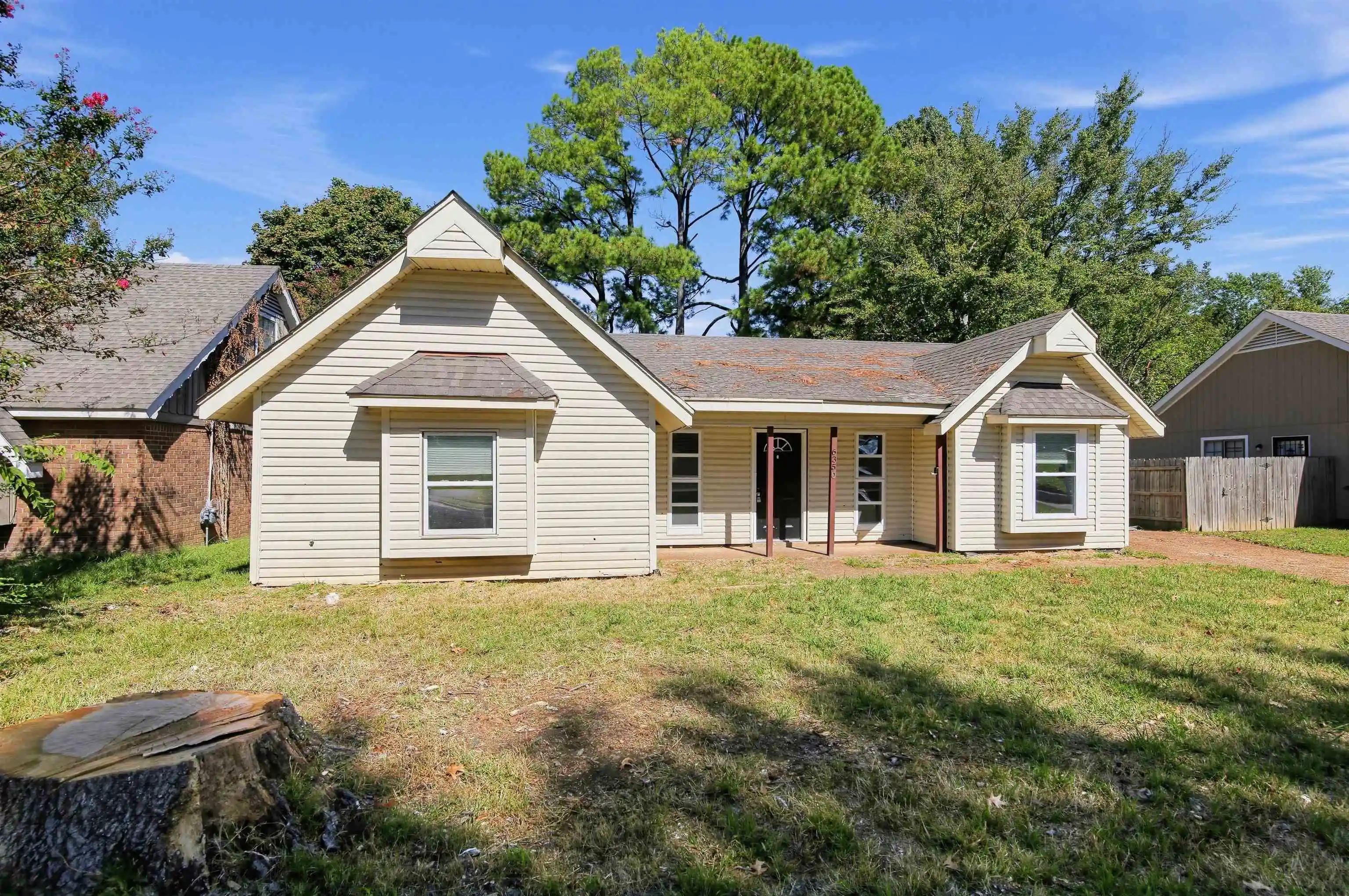 Photo 1 of Single family home for sale at 6350 Midsummer Way, Memphis, TN 38115 | MLS# 10232027 | Listing updated on 2026-10-08