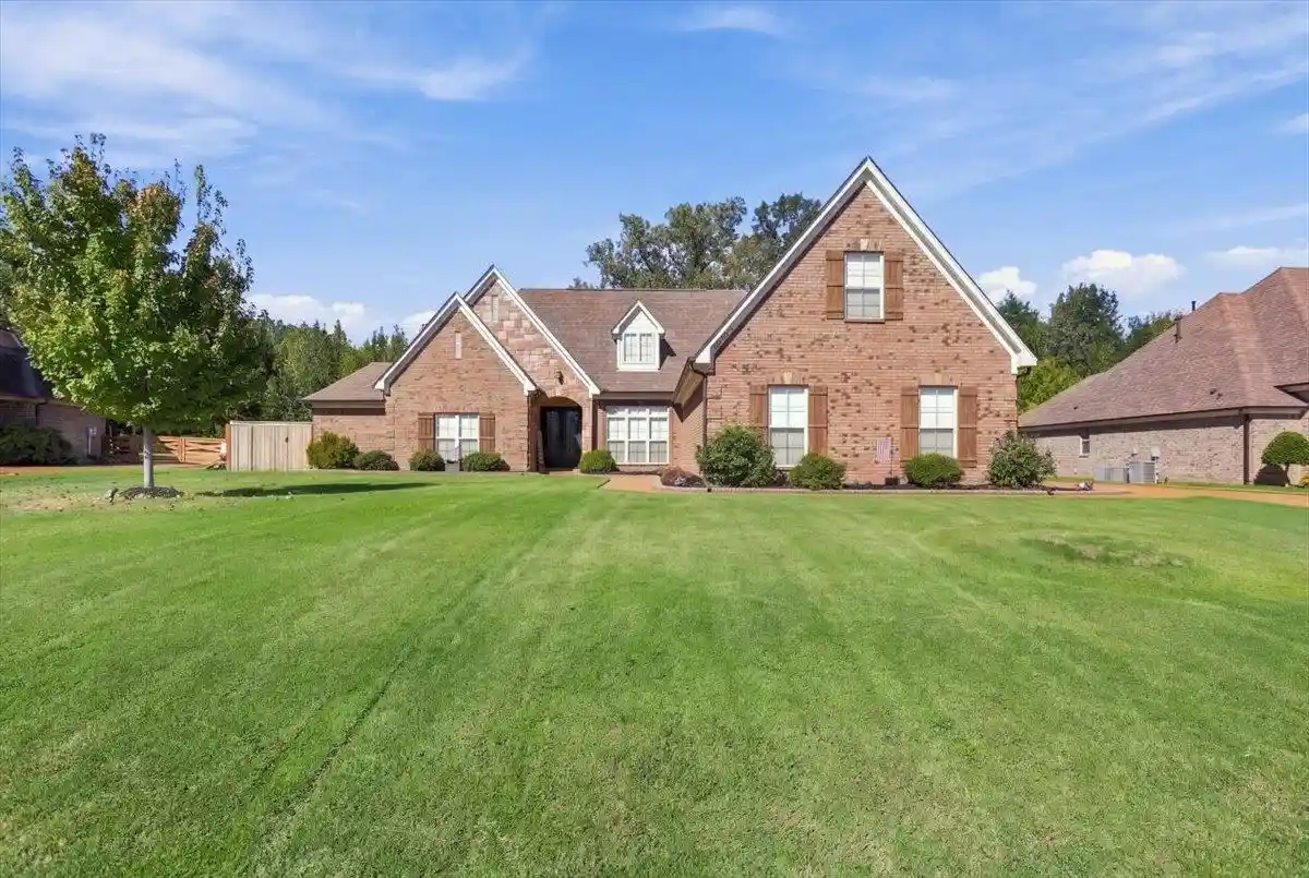 Photo 1 of Single family home for sale at 6023 Windsor Oak Dr, Arlington, TN 38002 | MLS# 10232037 | Listing updated on 2026-10-09