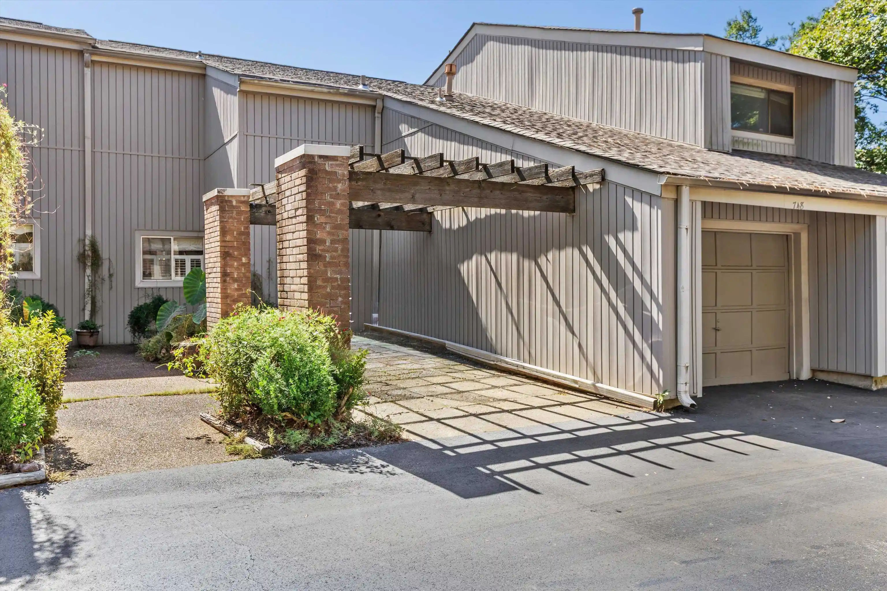 Condo for sale at 748 Hedgegrove Dr #4803, Memphis, TN 38117 | MLS# 10232053