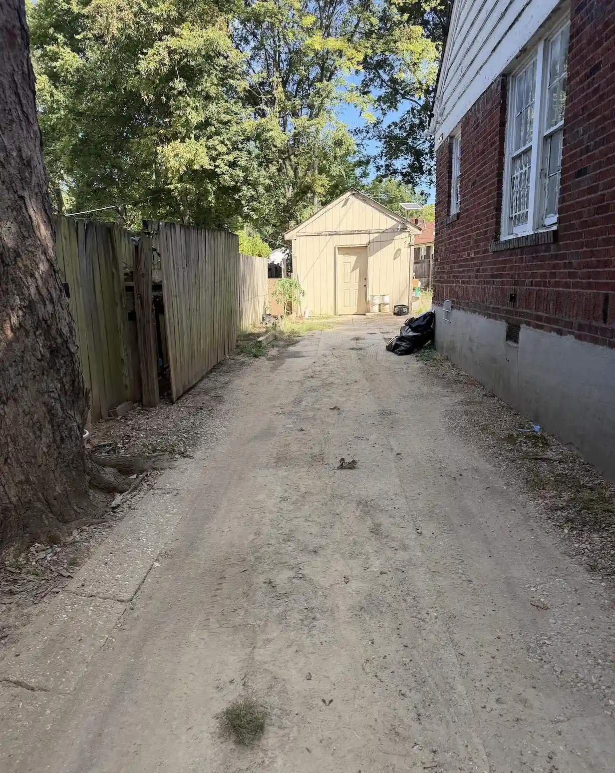 Photo 4 of Single family home for sale at 2274 Jackson Ave, Memphis, TN 38112 | MLS# 10232083 | Listing updated on 2026-10-09