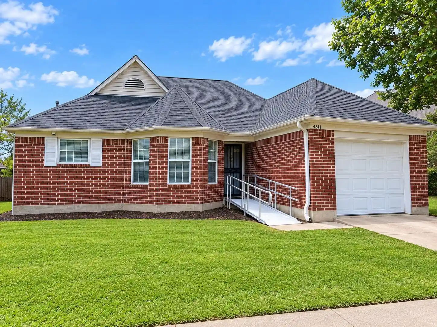 Photo 1 of Single family home for sale at 5791 Hickory Cmns Dr, Memphis, TN 38141 | MLS# 10232096 | Listing updated on 2026-10-23