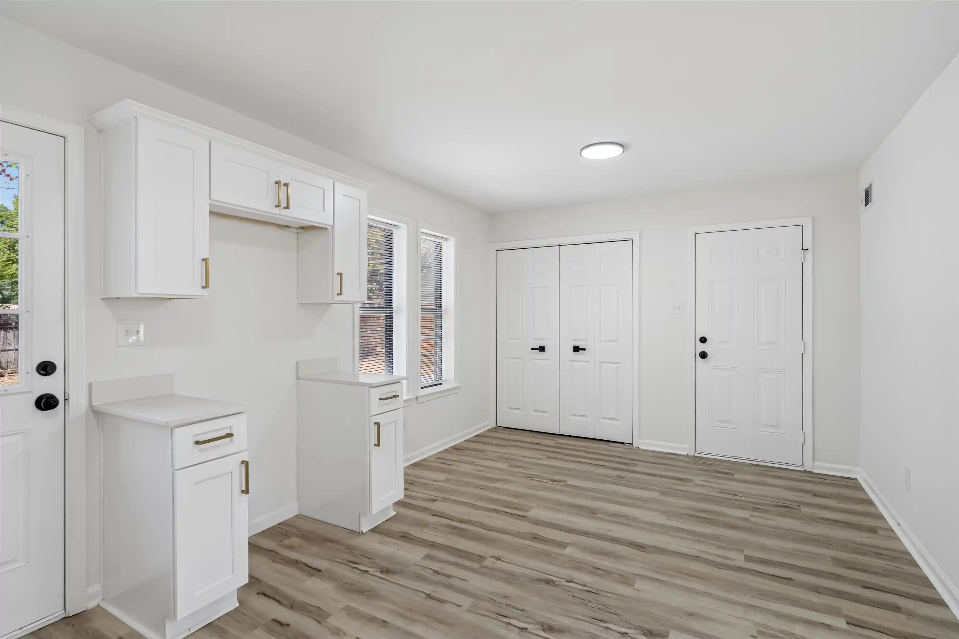 Photo 2 of Sale Pending at 4241 Shadowfall Dr, Memphis, TN 38141 | MLS# 10232102 | Listing updated on 2026-10-14