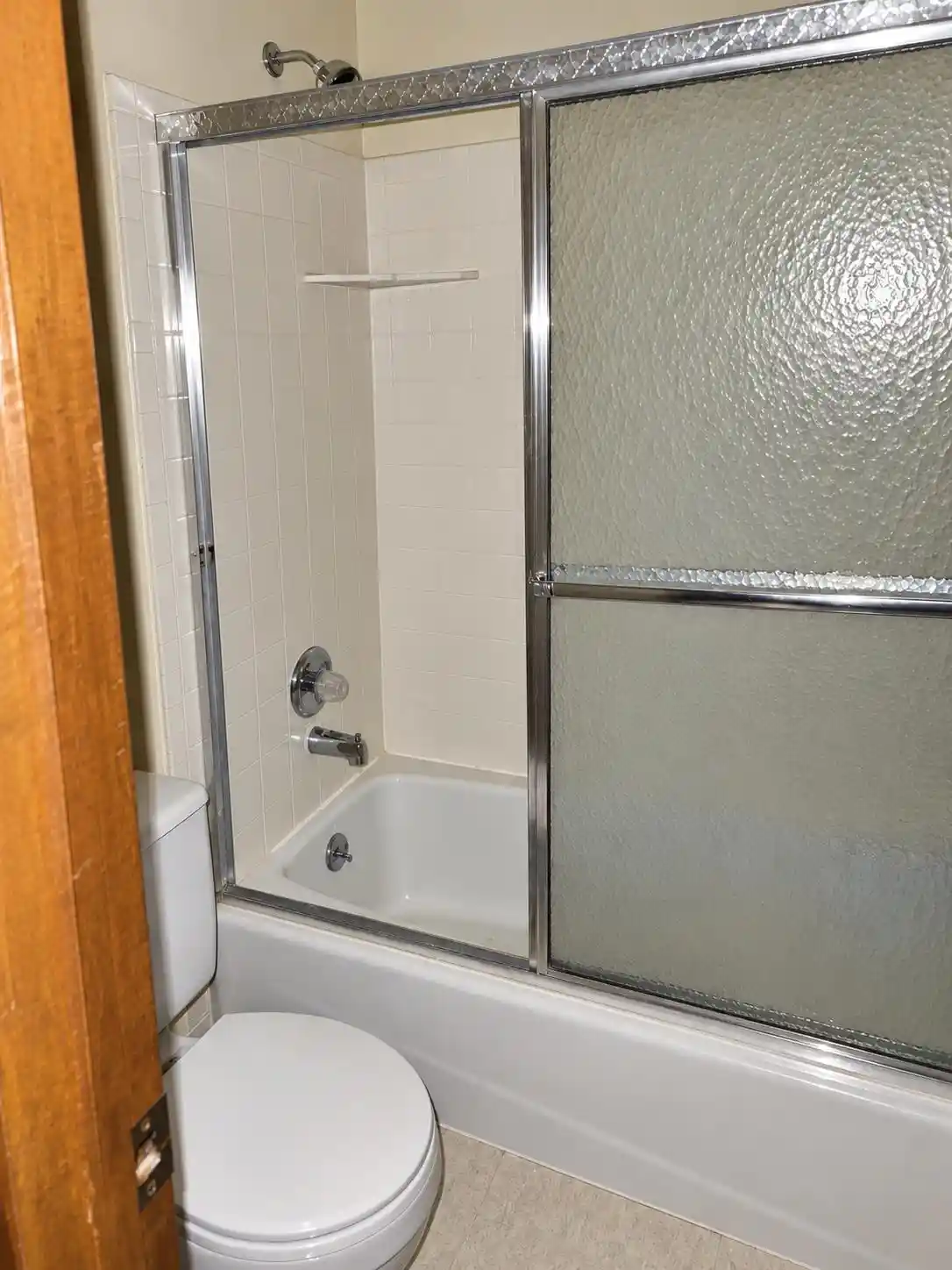 Photo 4 of Single family home for sale at 5905 Hickory Grv Ln, Bartlett, TN 38134 | MLS# 10232108 | Listing updated on 2026-10-09