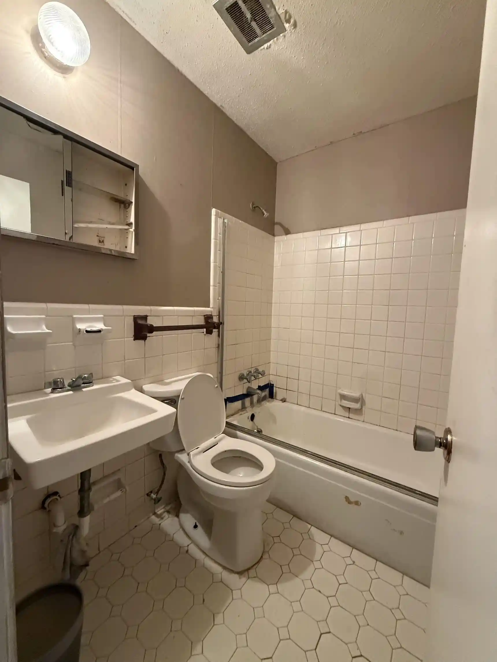 Photo 3 of Single family home for sale at 207 Neely Cv, Memphis, TN 38109 | MLS# 10232128 | Listing updated on 2026-10-10
