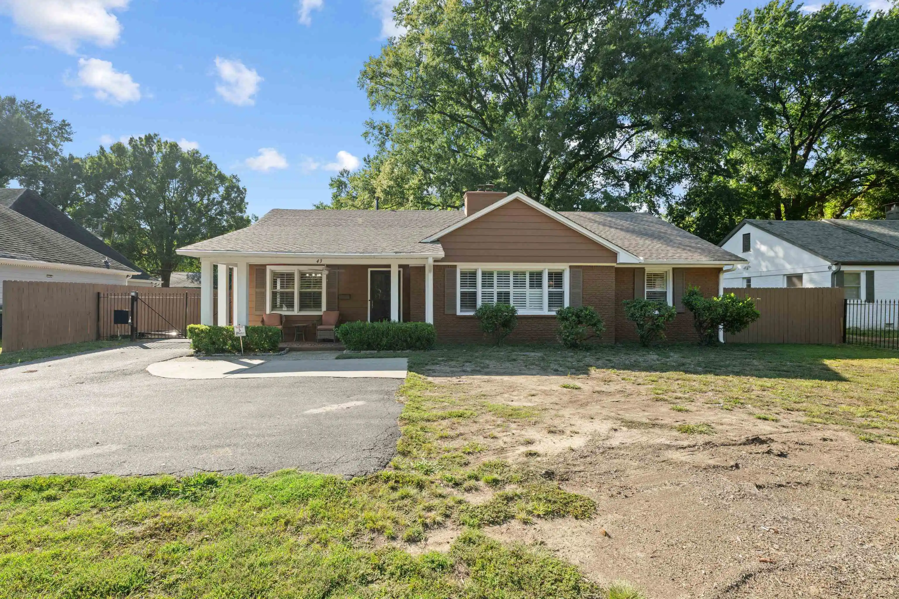 Photo 1 of Single family home for sale at 43 N Highland St, Memphis, TN 38111 | MLS# 10232134 | Listing updated on 2026-10-09