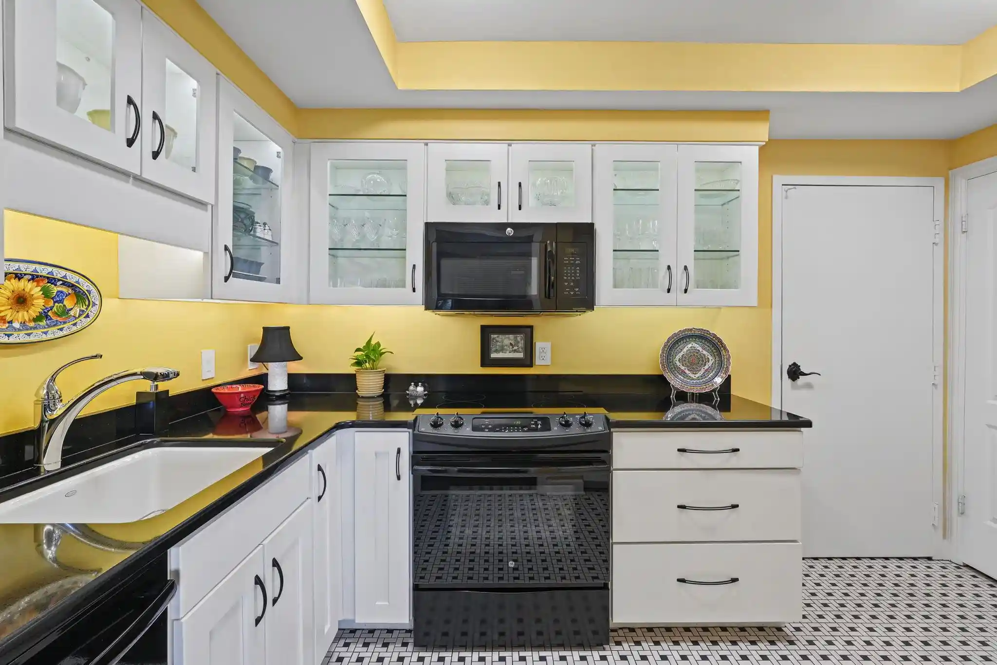 Photo 2 of Condo for sale at 475 N Highland St #7M, Memphis, TN 38122 | MLS# 10232154 | Listing updated on 2026-10-10