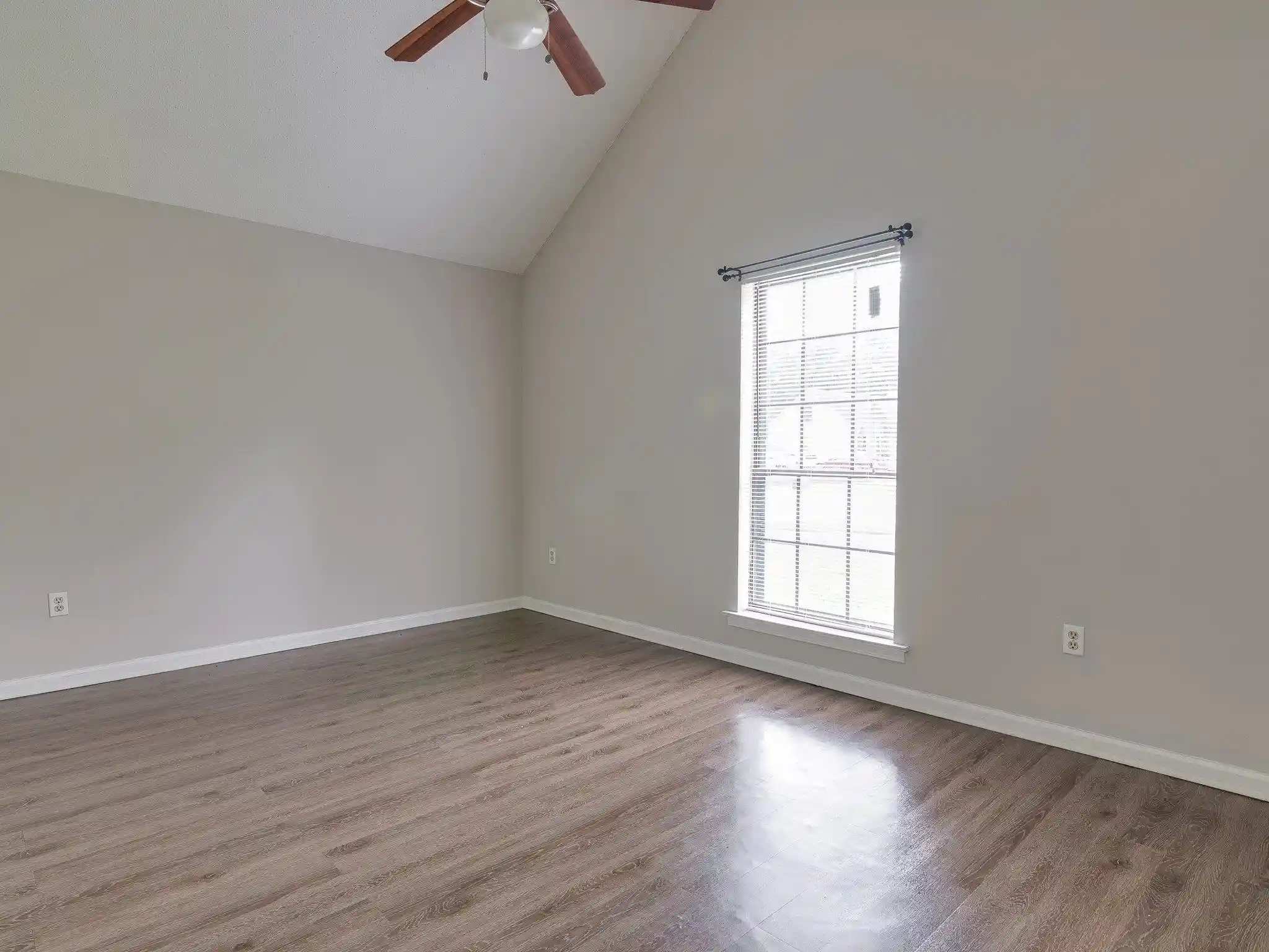 Photo 1 of Single family home for sale at 6077 Selkirk Dr, Memphis, TN 38115 | MLS# 10232190 | Listing updated on 2026-10-22