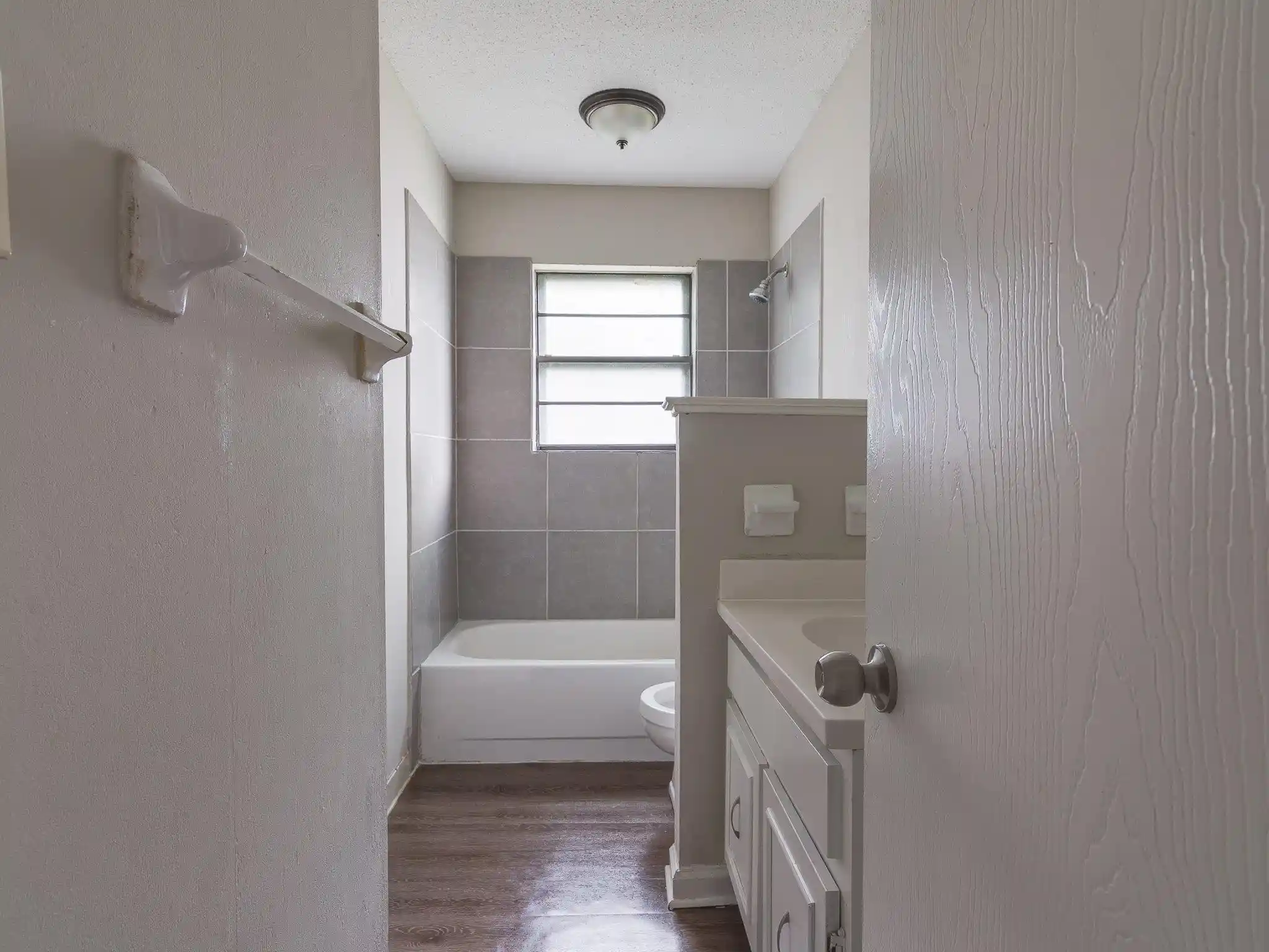 Photo 4 of Single family home for sale at 6077 Selkirk Dr, Memphis, TN 38115 | MLS# 10232190 | Listing updated on 2026-10-22