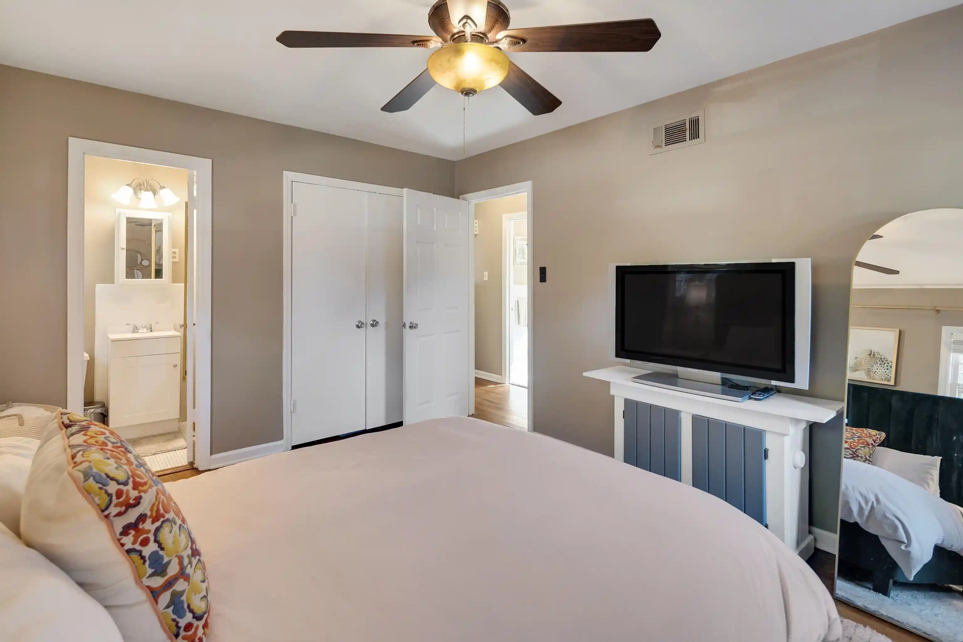 Photo 4 of Single family home for sale at 1452 S White Sta Rd, Memphis, TN 38117 | MLS# 10232194 | Listing updated on 2026-10-21