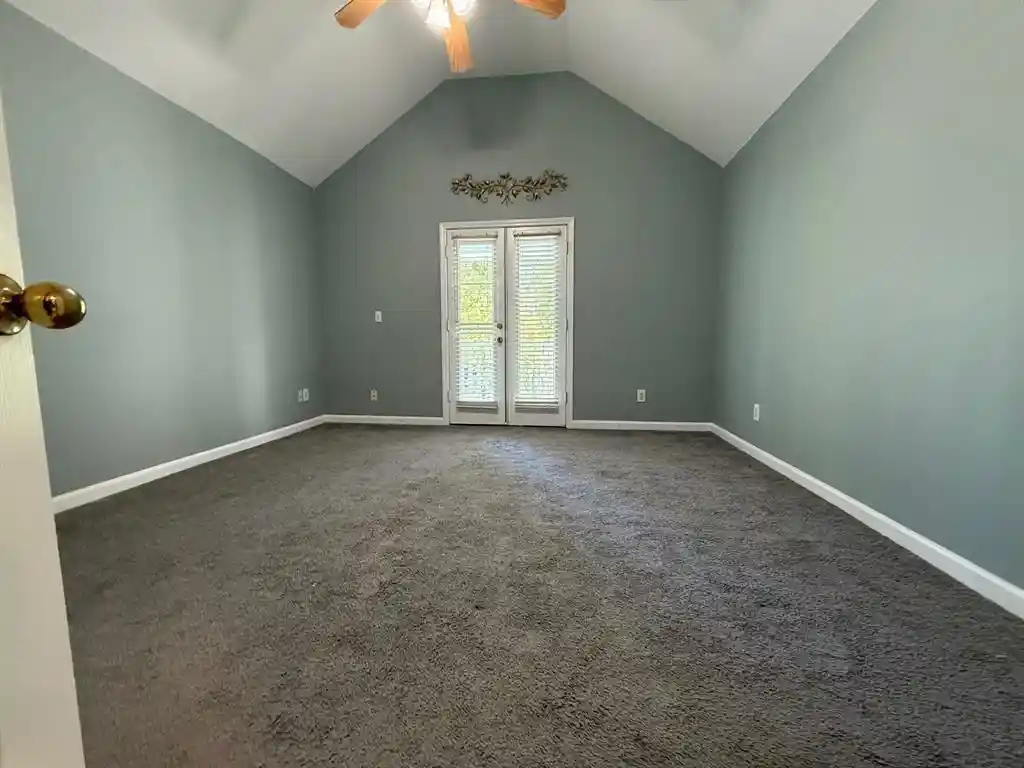 Photo 2 of Single family home for sale at 1173 E Island Pl, Memphis, TN 38103 | MLS# 10232199 | Listing updated on 2026-10-20