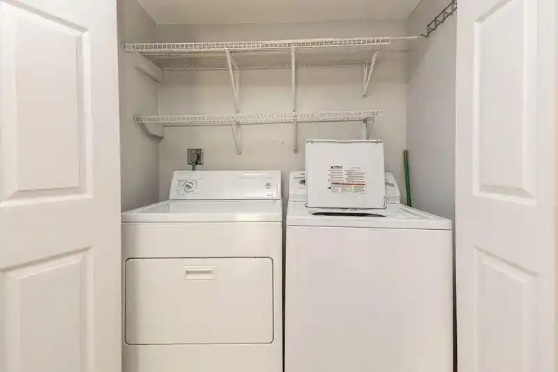 Listing Photo 2 - Condo for sale in building located at 1207 Middle Ct, Memphis, TN 38119 - Unit #302M