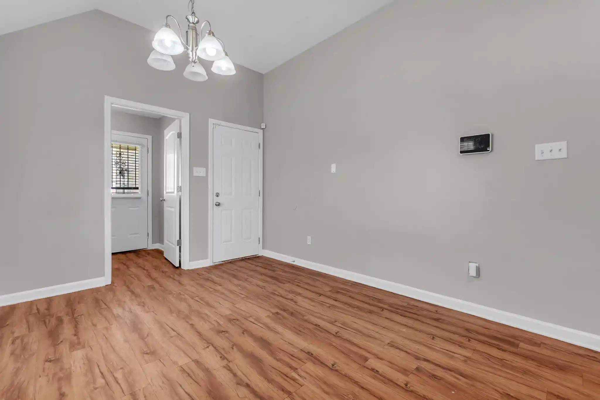 Photo 1 of Single family home for sale at 1322 Larkin Ave, Memphis, TN 38104 | MLS# 10232265 | Listing updated on 2026-10-12