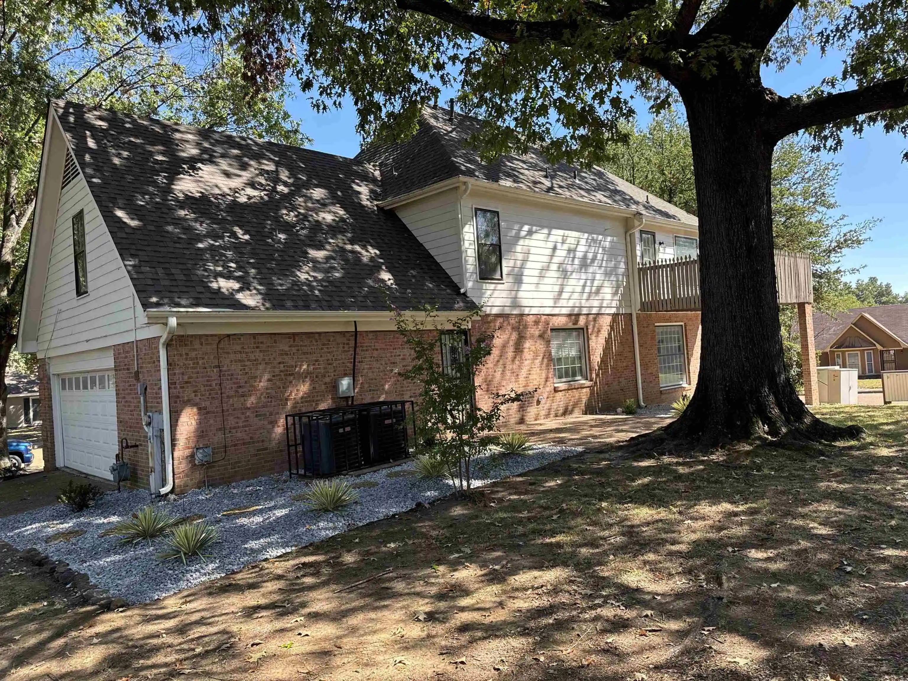 Photo 2 of Single family home for sale at 4937 W Hedgewall Cir, Memphis, TN 38141 | MLS# 10232268 | Listing updated on 2026-10-27