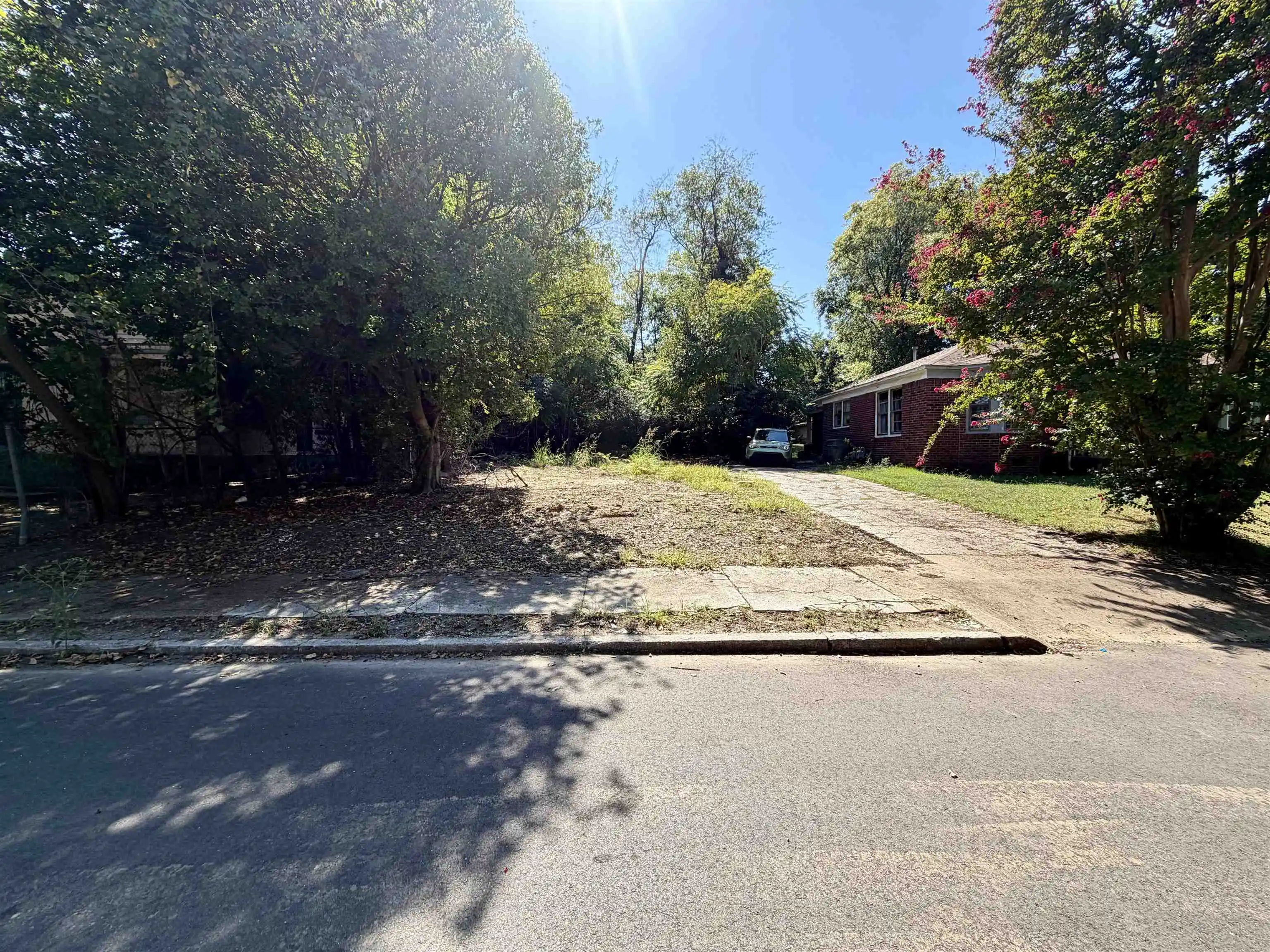 Land for sale at 2425 Forrest Ave, Memphis, TN 38112 | MLS# 10232270