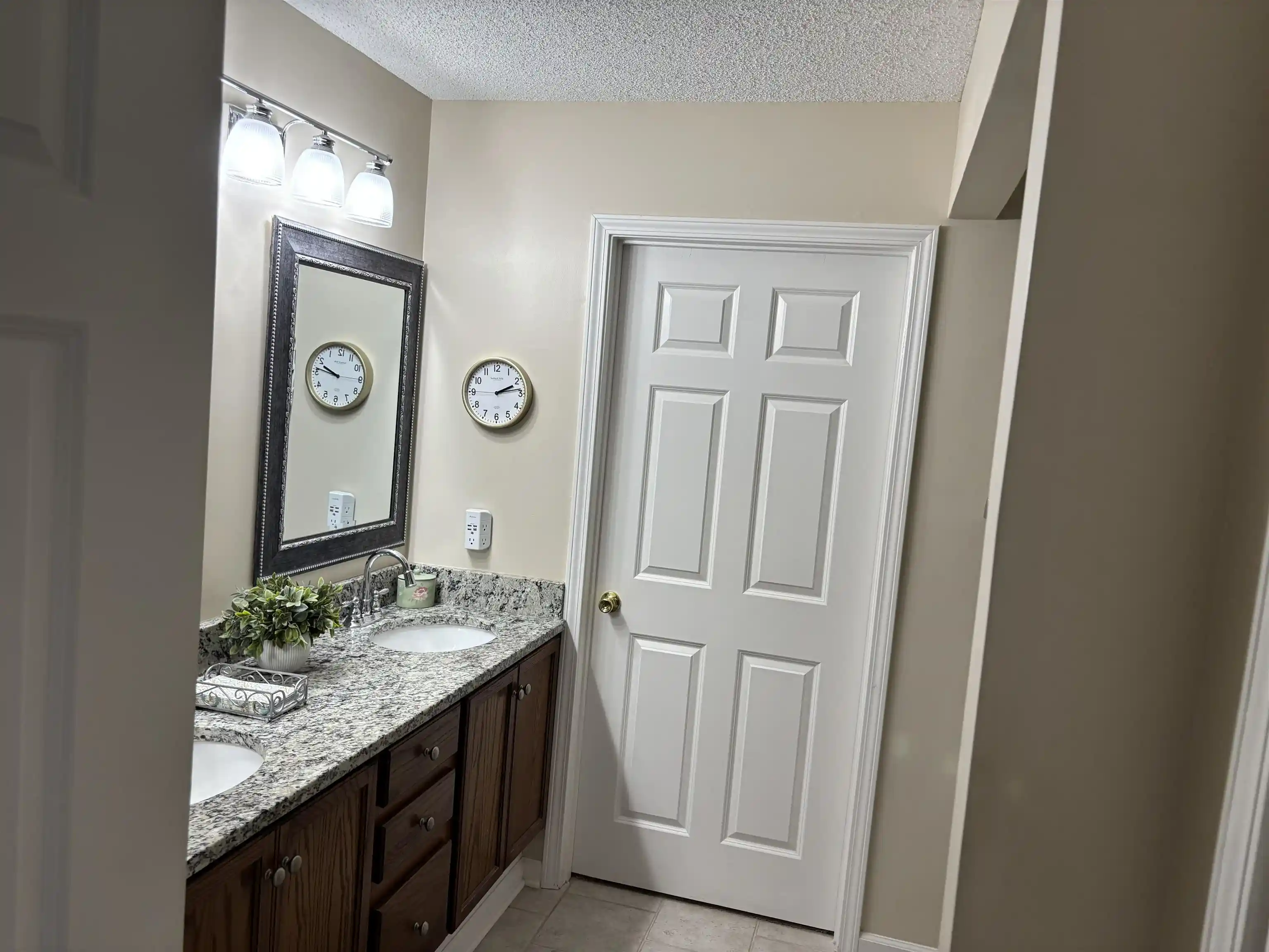 Photo 2 of Townhouse for sale at 7462 Appling Clb Cir #134, Cordova, TN 38016 | MLS# 10232327 | Listing updated on 2026-10-19