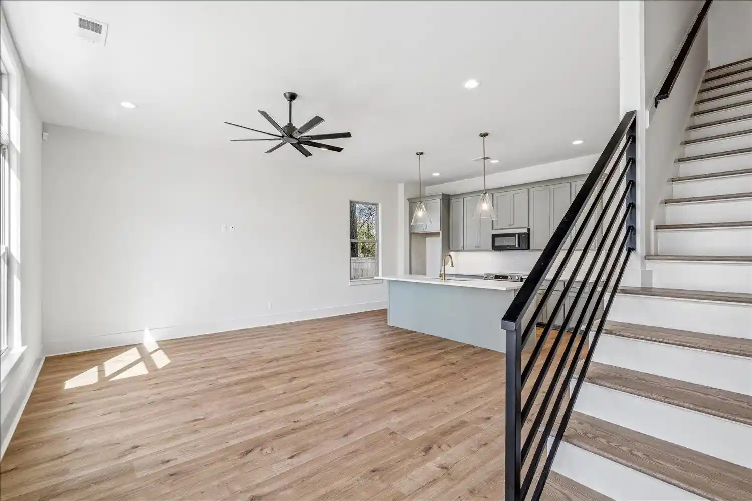 Photo 3 of Townhouse for sale at 5476 End Village Dr #19, Memphis, TN 38119 | MLS# 10232347 | Listing updated on 2026-10-29