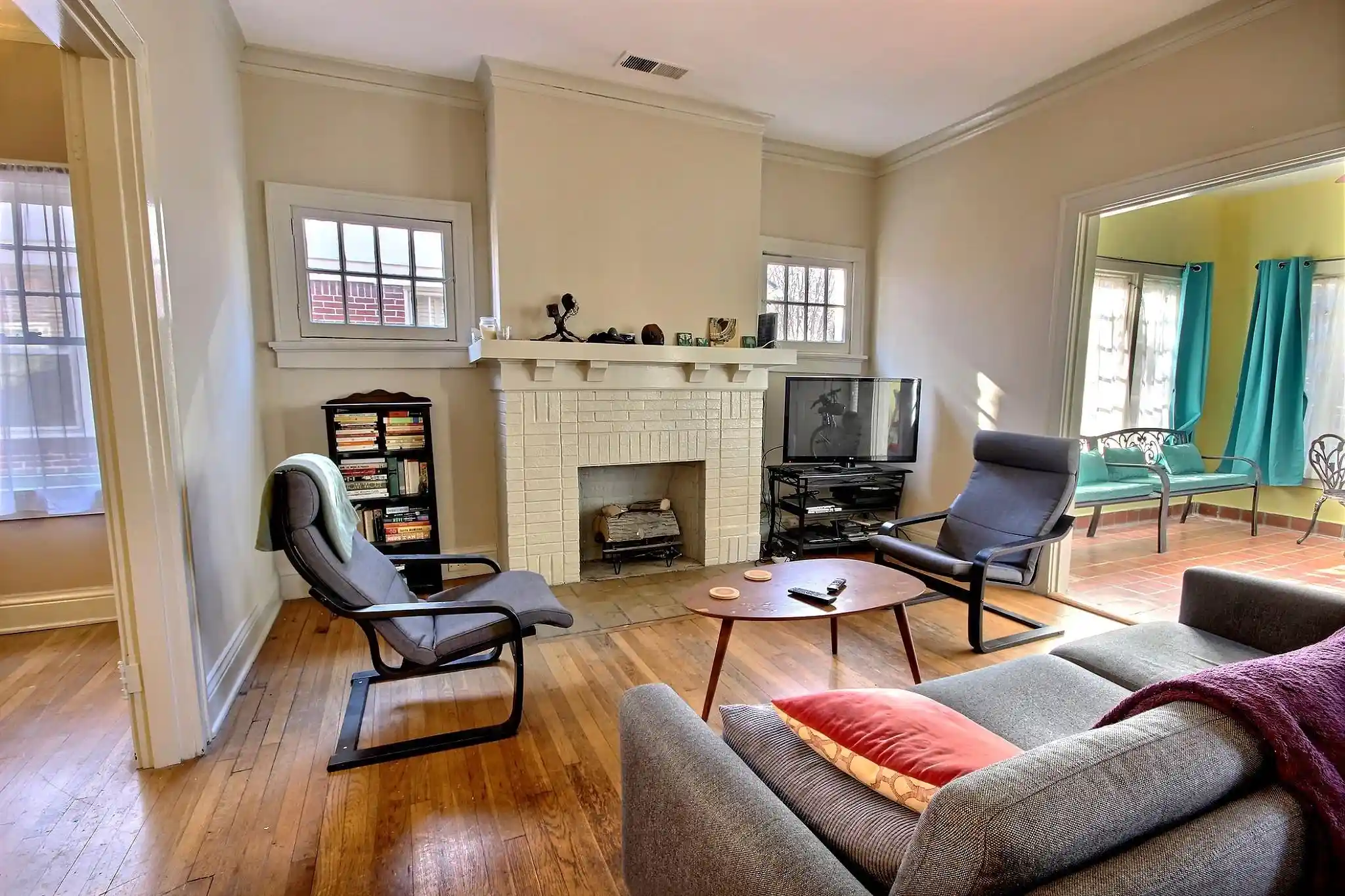 Listing Photo 5 - Condo for sale in building located at 334 N Mclean St, Memphis, TN 38112