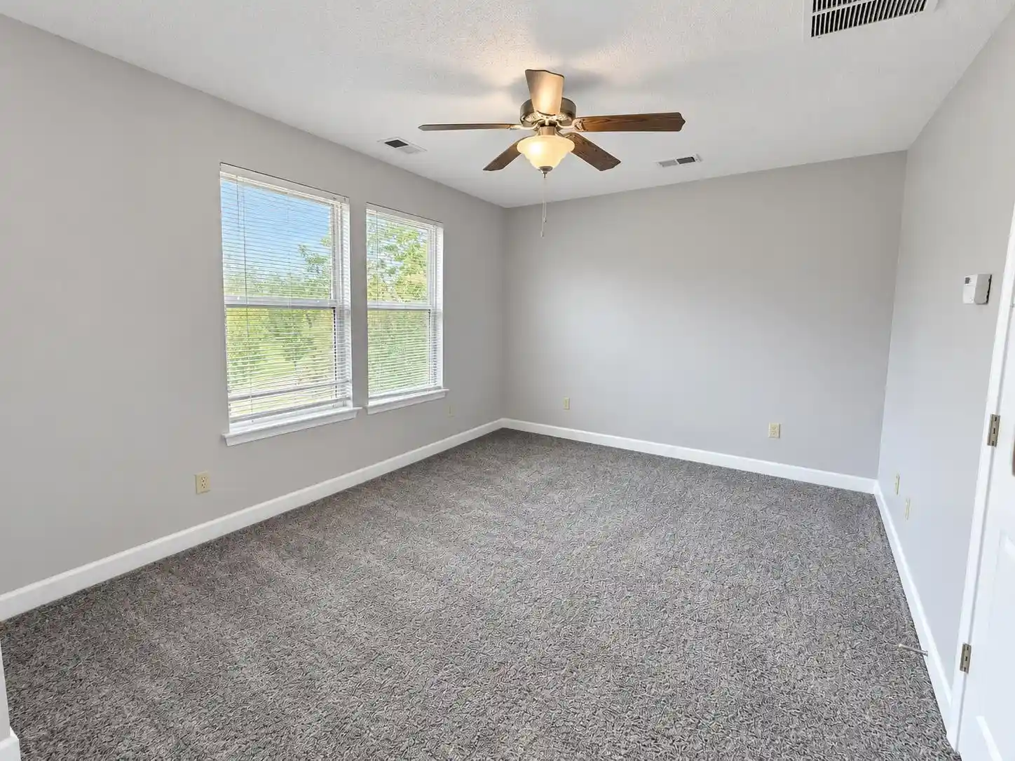 Photo 4 of Single family home for sale at 637 Greenlaw Pl, Memphis, TN 38107 | MLS# 10232357 | Listing updated on 2026-10-14